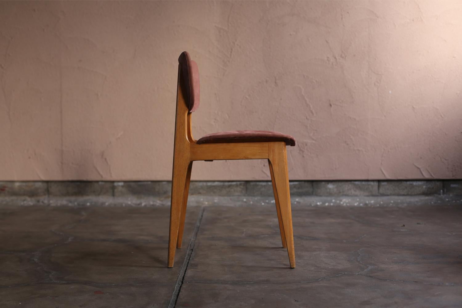 Set of Chairs 6517 by Roger Landault with Suede Fabric In Good Condition In Sammu-shi, Chiba