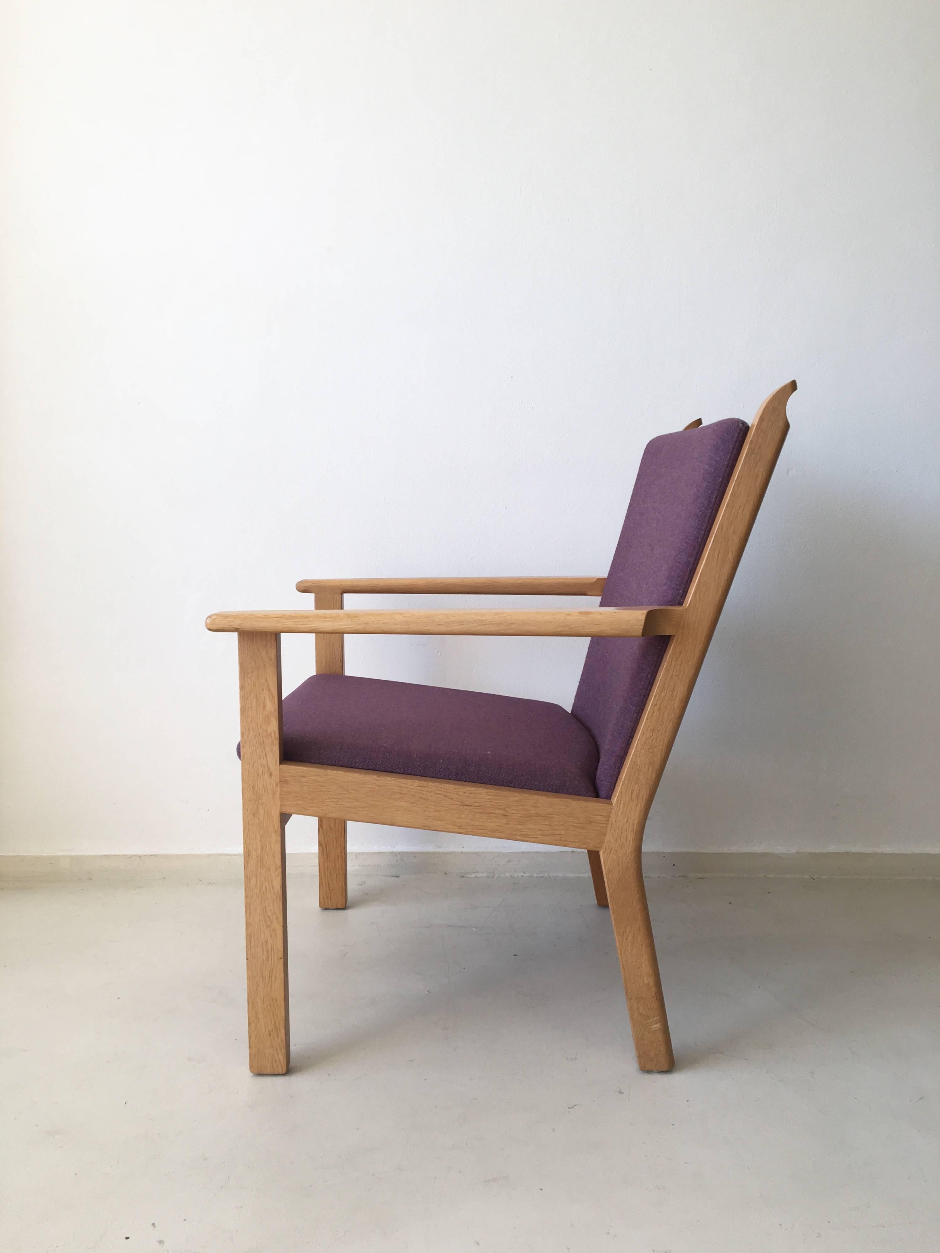 Mid-Century Modern Set of Chairs by Hans Wegner for GETAMA, 1980s For Sale