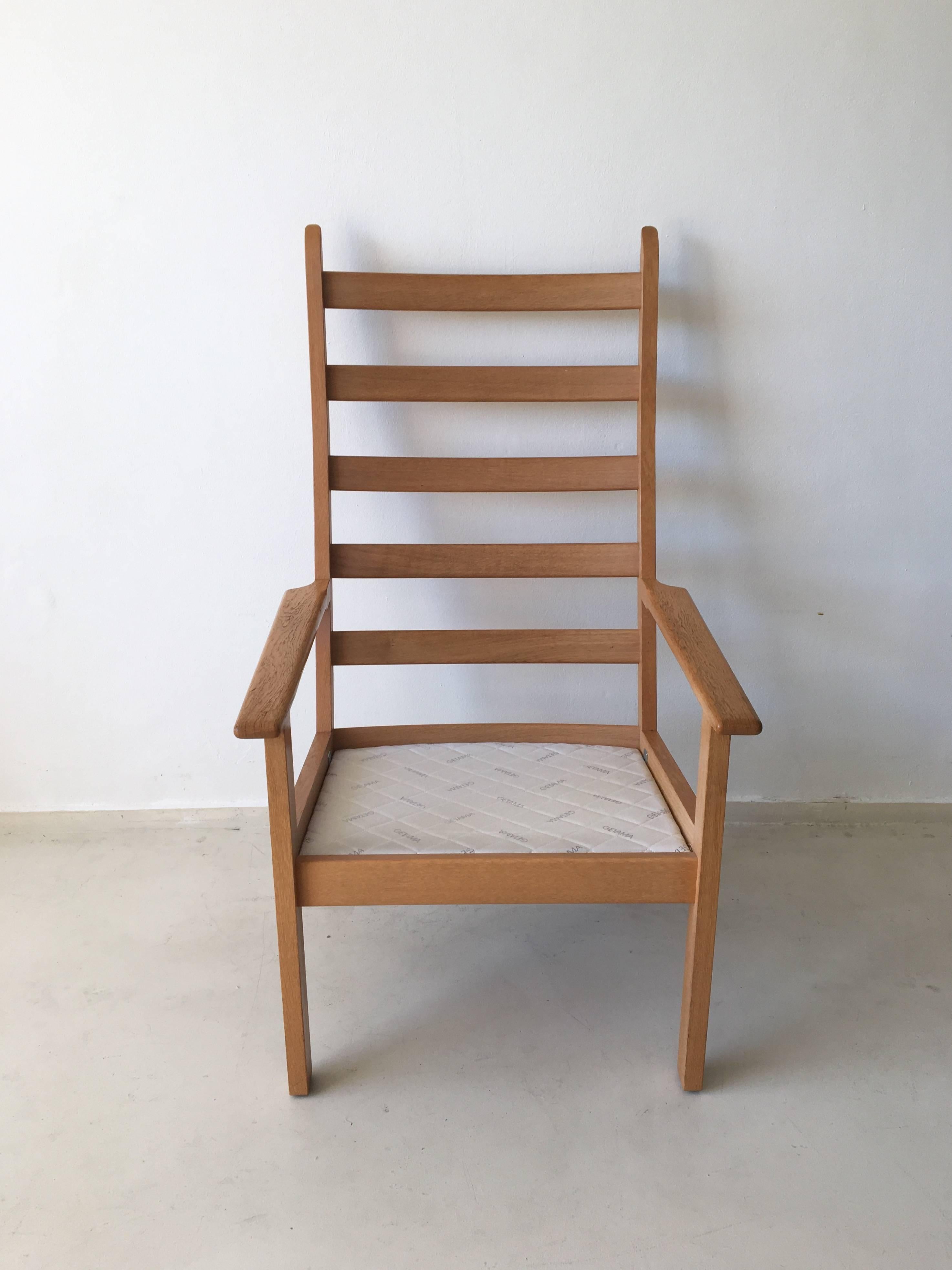 Set of Chairs by Hans Wegner for GETAMA, 1980s In Good Condition For Sale In Schagen, NL