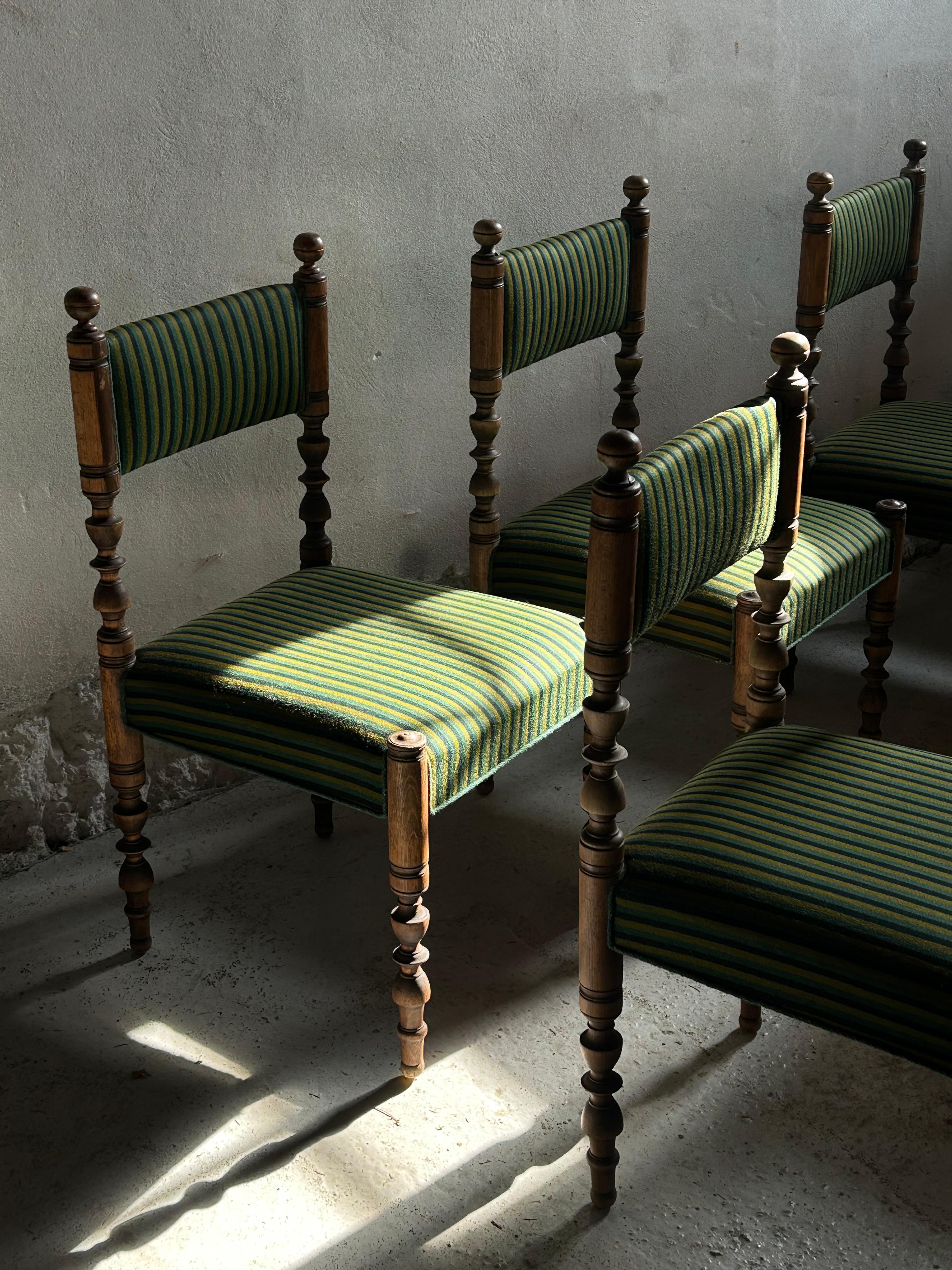 Neoclassico Set di sedie di M. I. Bindesbøll in Beeche tinto con rivestimento in lana verde in vendita