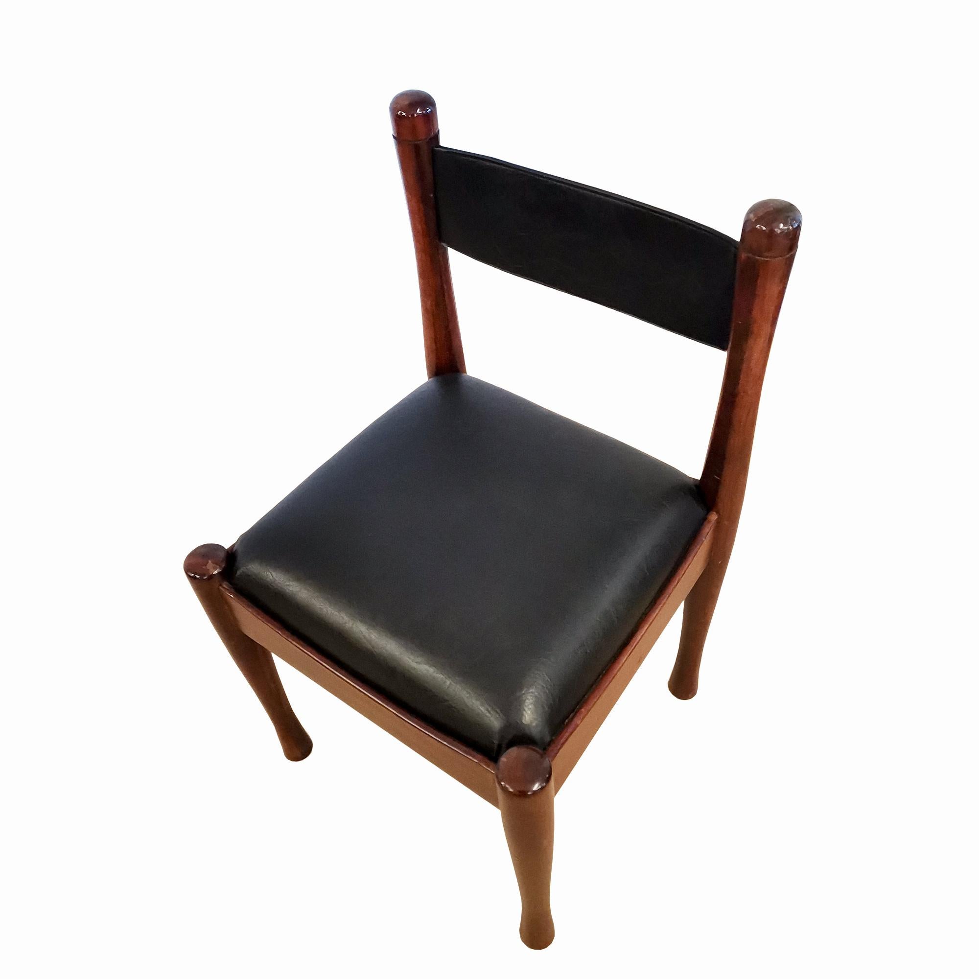 Imitation cuir Ensemble de chaises modernes du milieu du siècle en acajou de Silvio Coppola - Italie, 1970 en vente