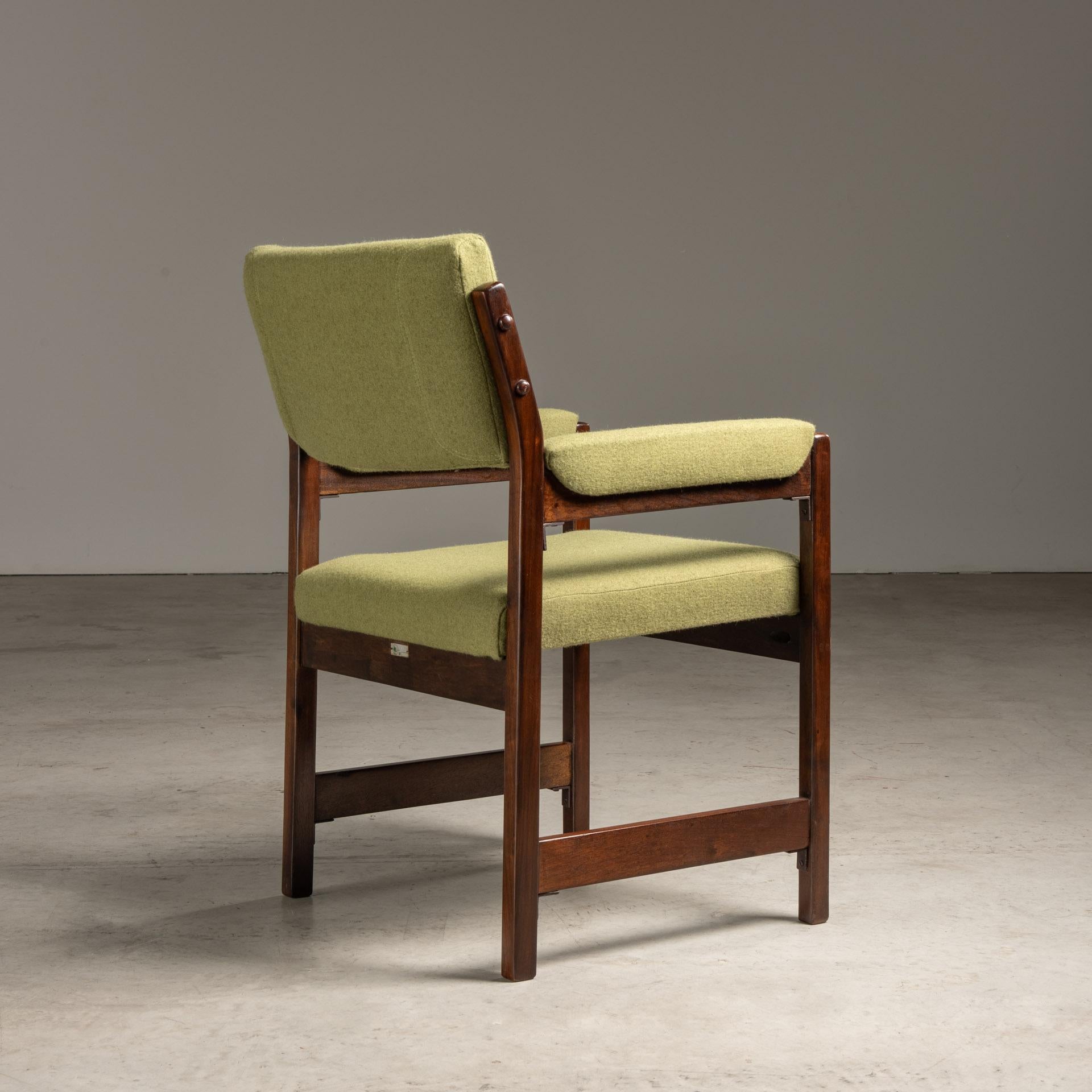 Set of Chairs in Solid Hardwood and Green Fabric, Brazilian Mid-Century Modern For Sale 2