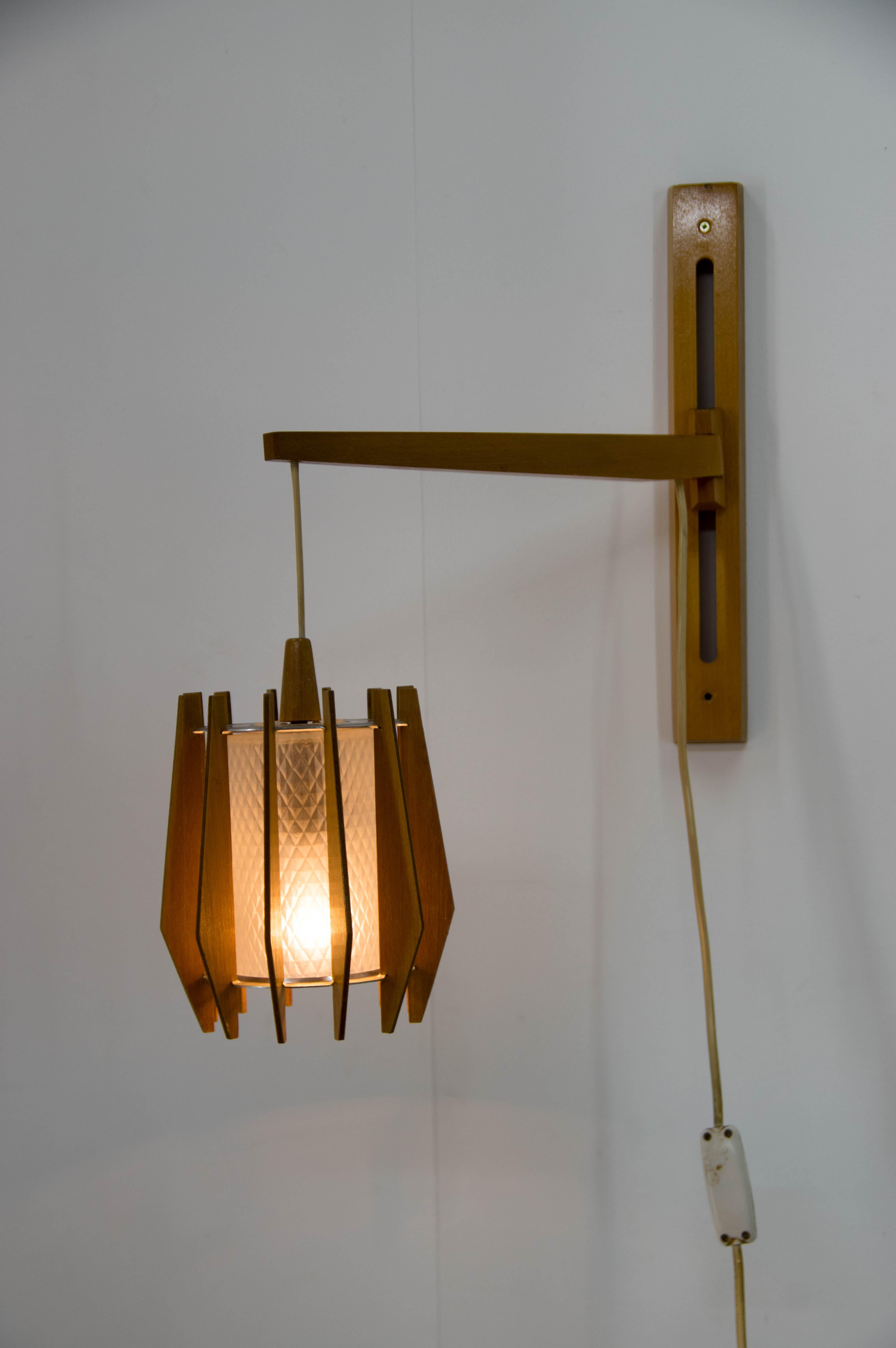 Mid-Century Modern Set of Chandelier and Wall Lamp by Drevo Humpolec, 1970 For Sale