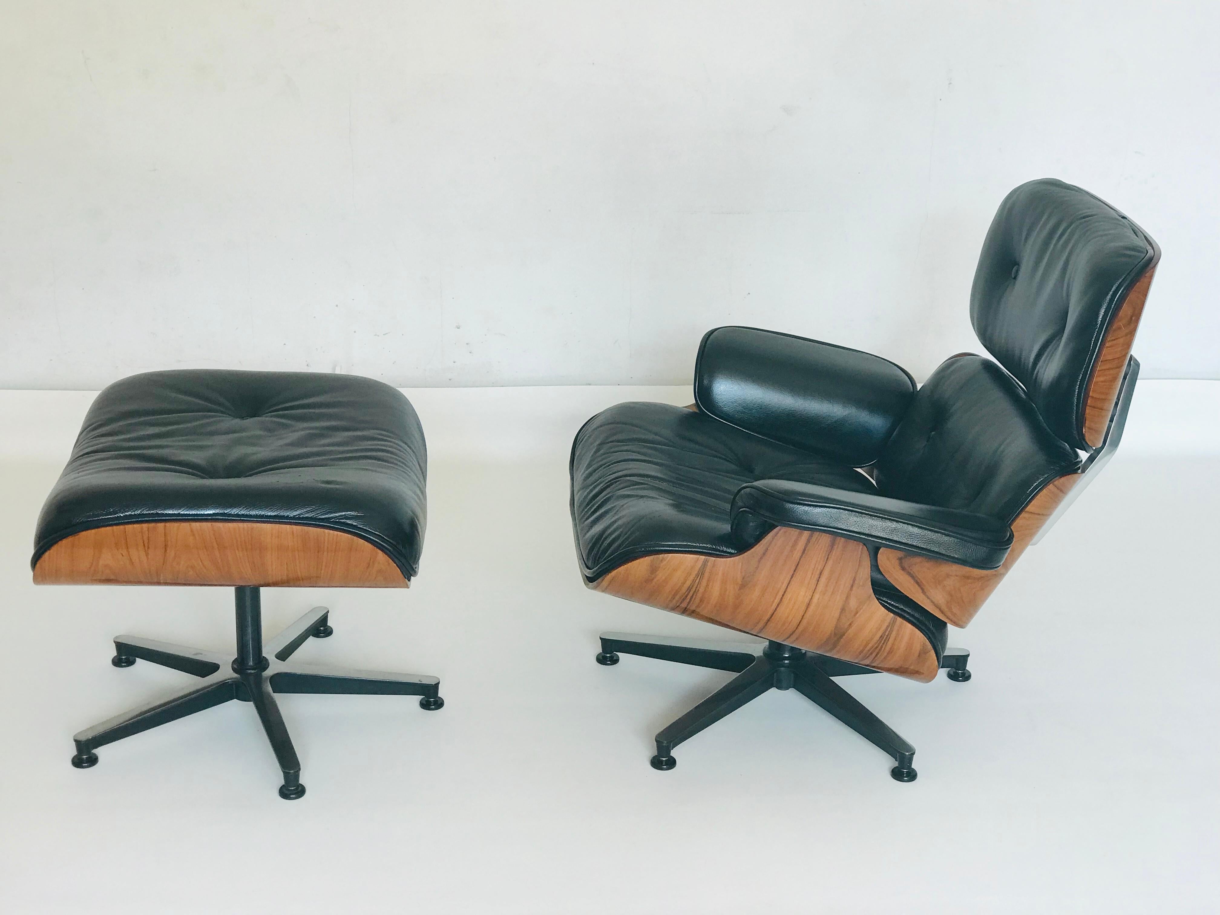 Machine-Made Set of Charles Ray Eames Lounge Chair and Ottoman 670 and 671, Black Leather For Sale