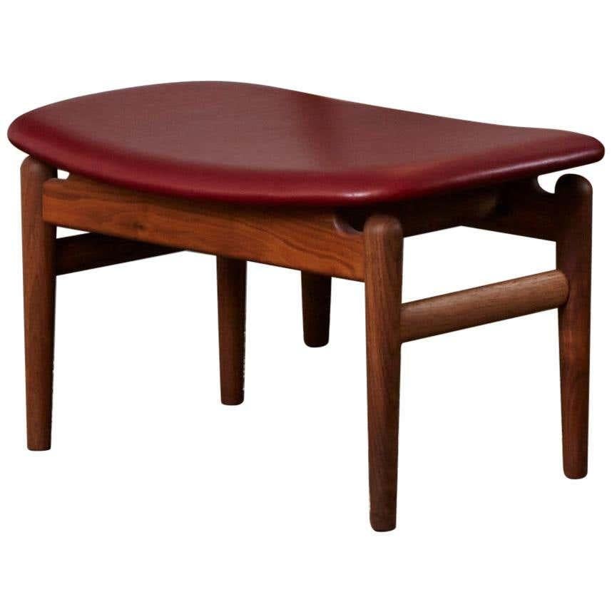 Danish Set of Chieftain Armchair and Chieftain Stool in Wood and Leather by Finn Juhl