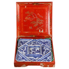 set of Chinese blue & white porcelain meat trays, all in a lacquer box