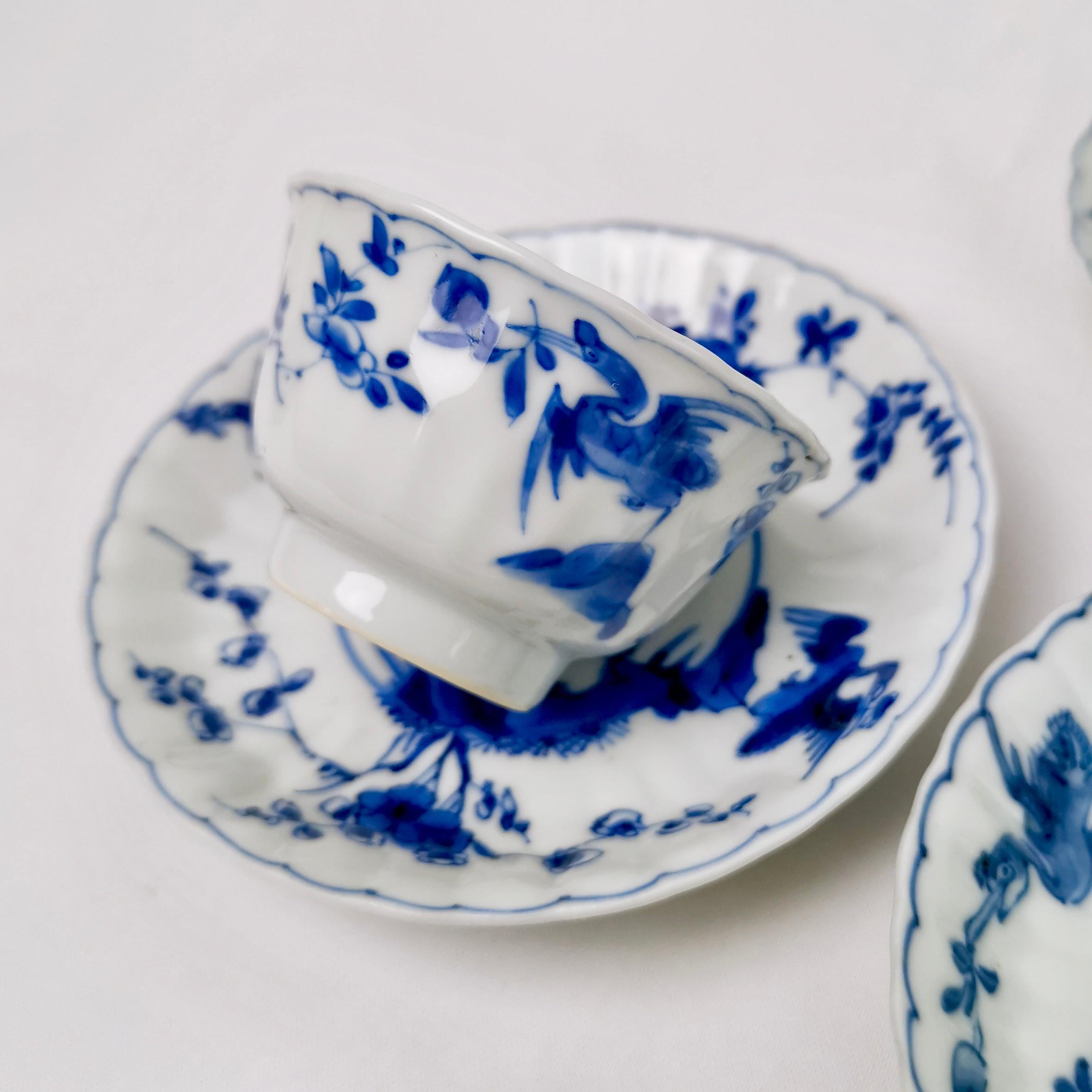 Hand-Painted Set of Chinese Export Tea Bowls, Rabbits and Cranes, 19th Century Kraak Style