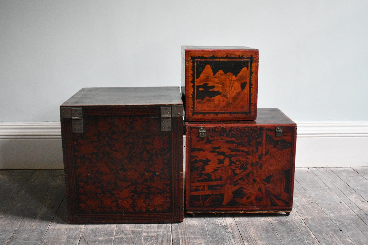 Chinese Export Set of Chinese Red & Black Boxes, 20th Century  For Sale