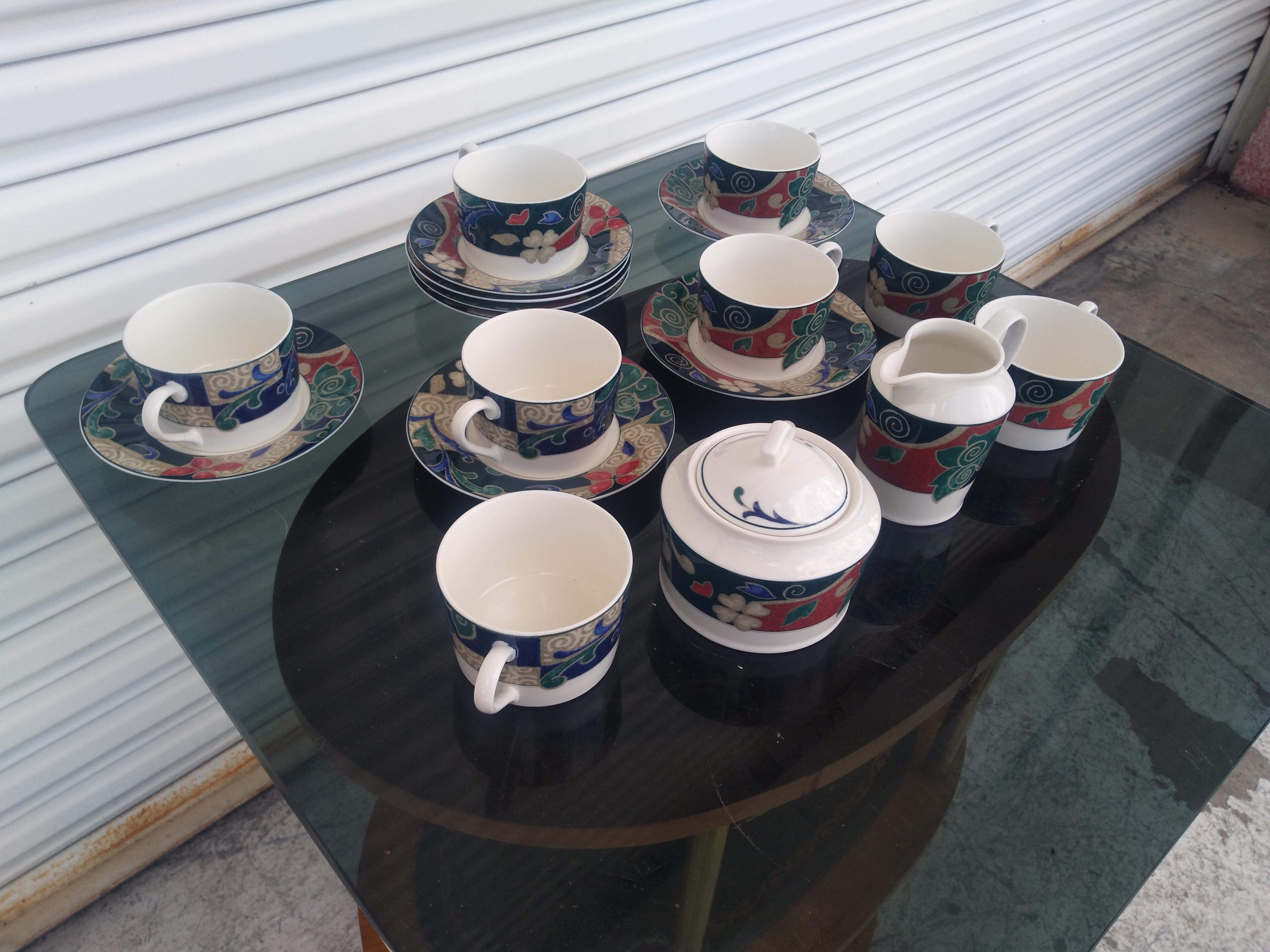 Moderno Set di porcellana Christopher Stuart Optima Floral in vendita