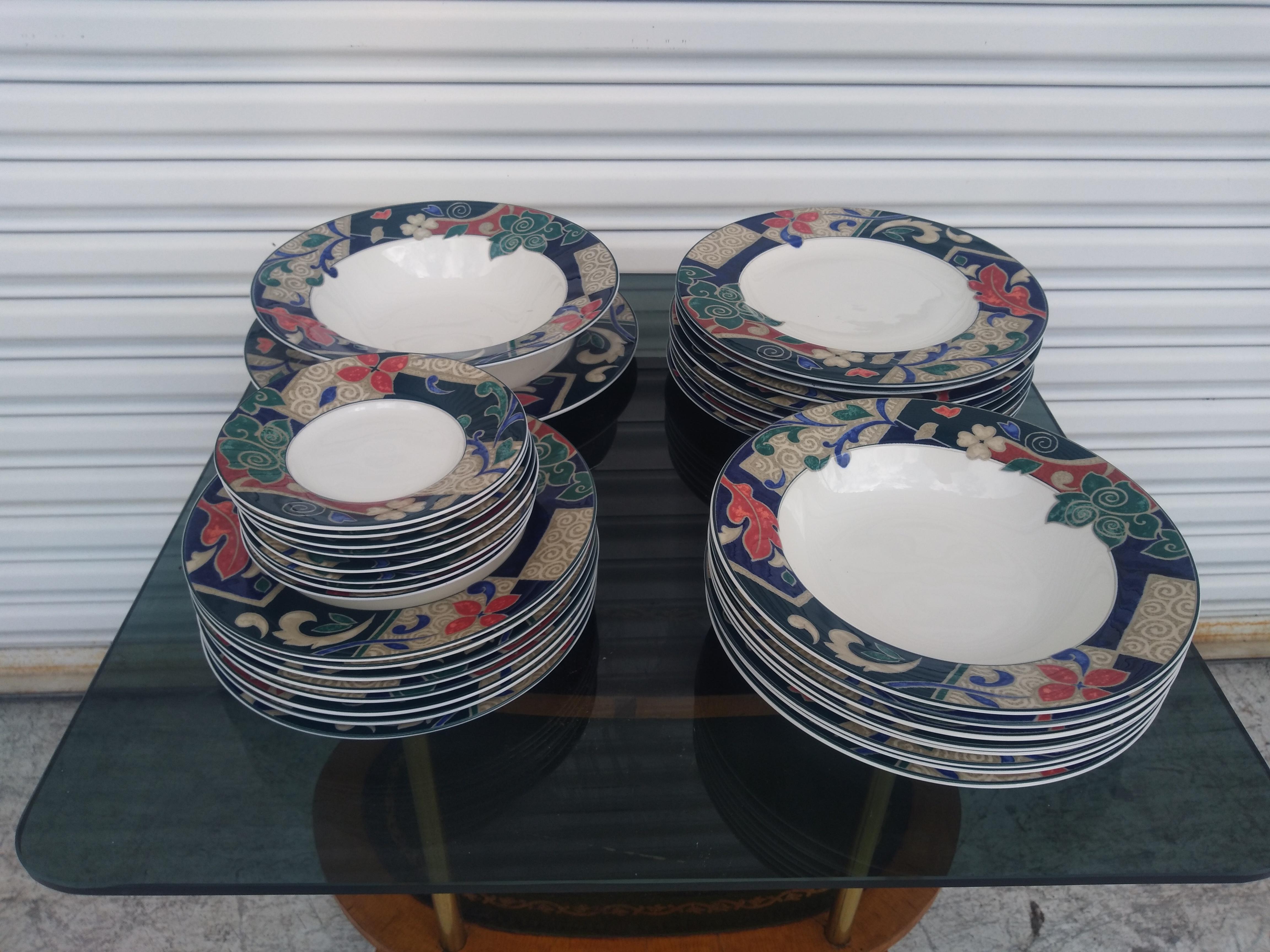Ceramica Set di porcellana Christopher Stuart Optima Floral in vendita
