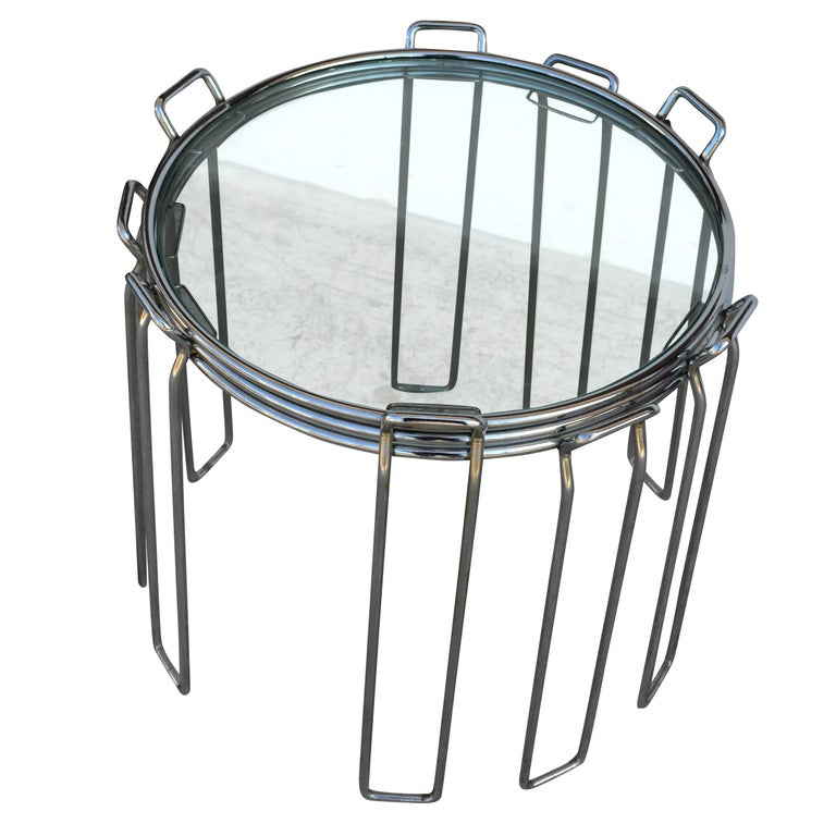 Unknown Set of Chrome and Glass Nesting Tables by Saporiti For Sale