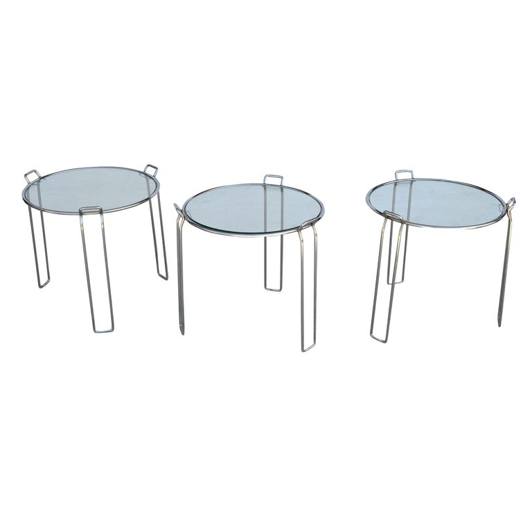 Late 20th Century Set of Chrome and Glass Nesting Tables by Saporiti For Sale