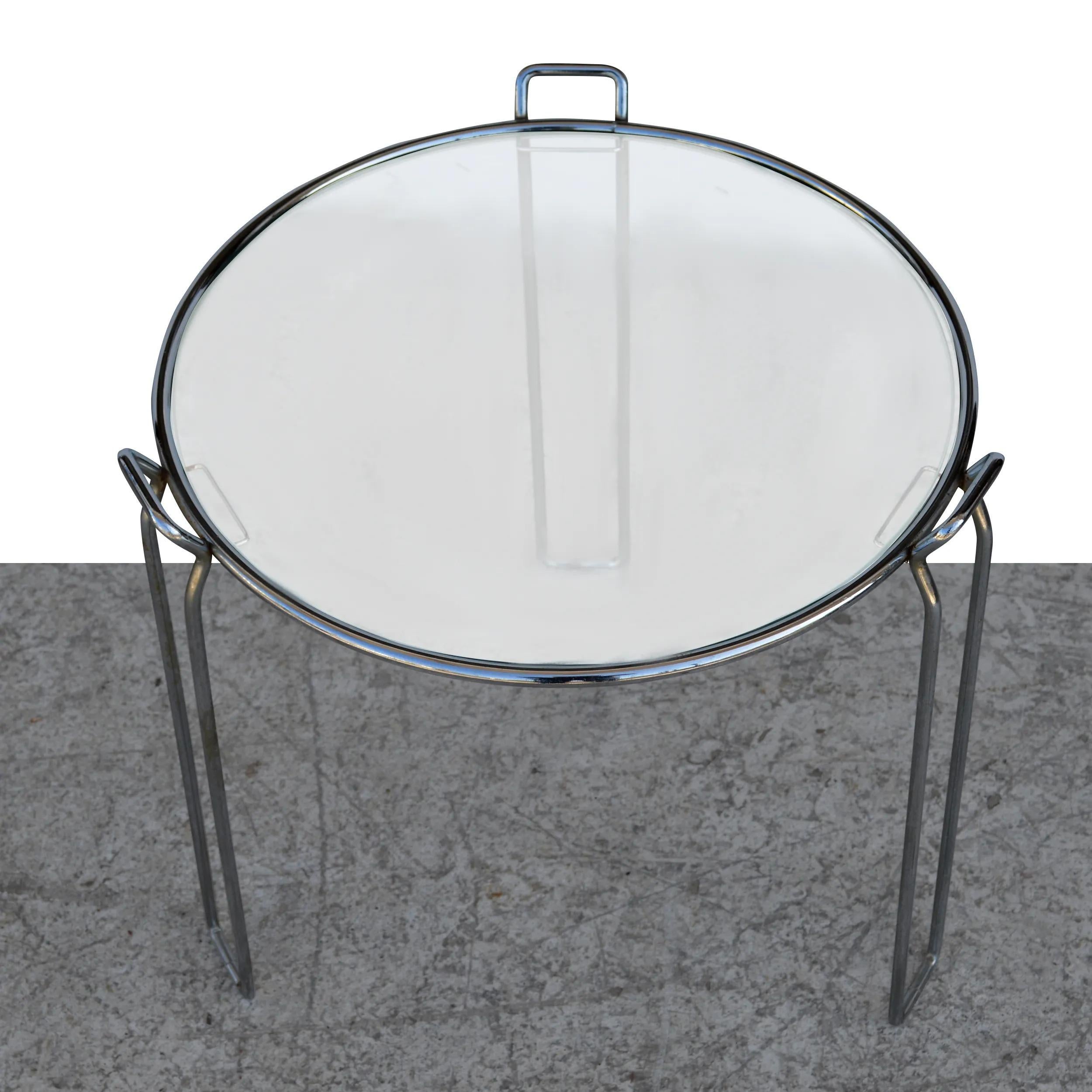 Set of Chrome and Glass Nesting Tables by Saporiti For Sale 2