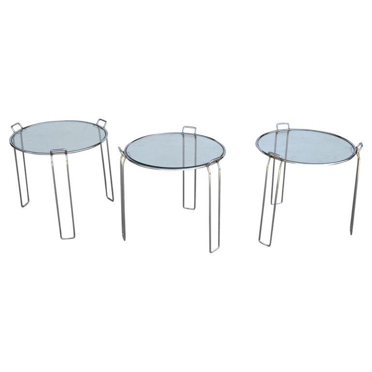 Set of Chrome and Glass Nesting Tables by Saporiti For Sale
