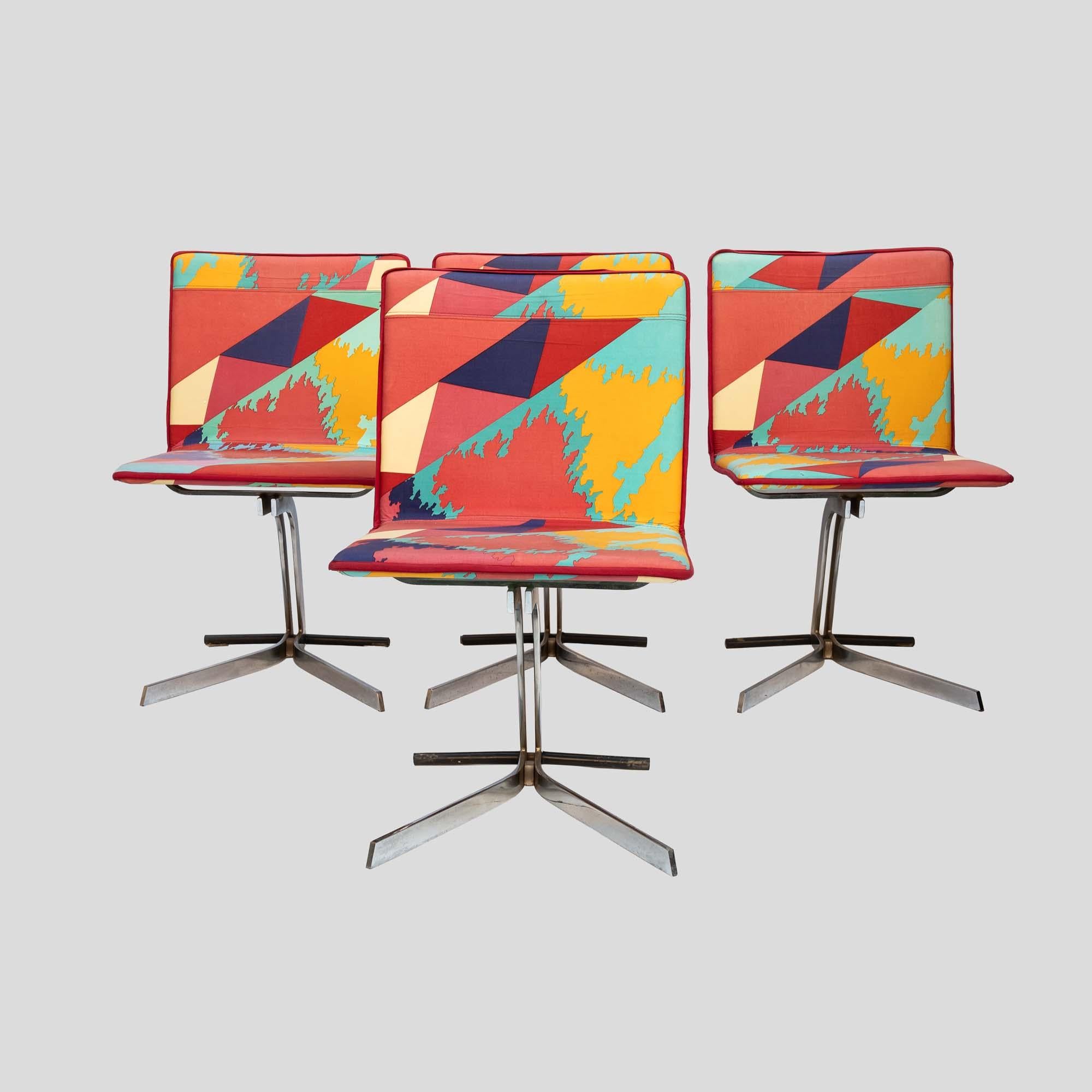Set di sedie da pranzo in tessuto Missoni con struttura in metallo cromato di Saporiti Italia in vendita 1