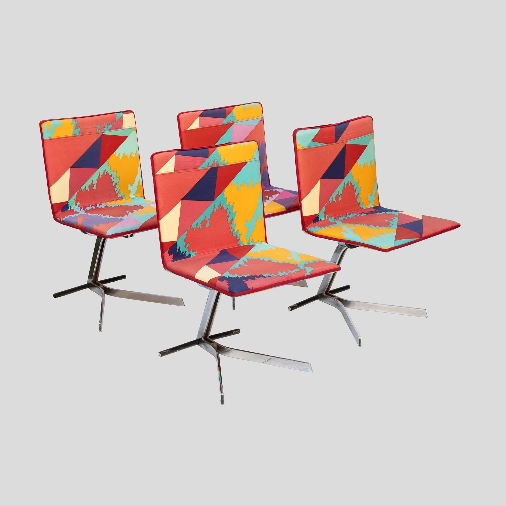 Set di sedie da pranzo in tessuto Missoni con struttura in metallo cromato di Saporiti Italia in vendita 2