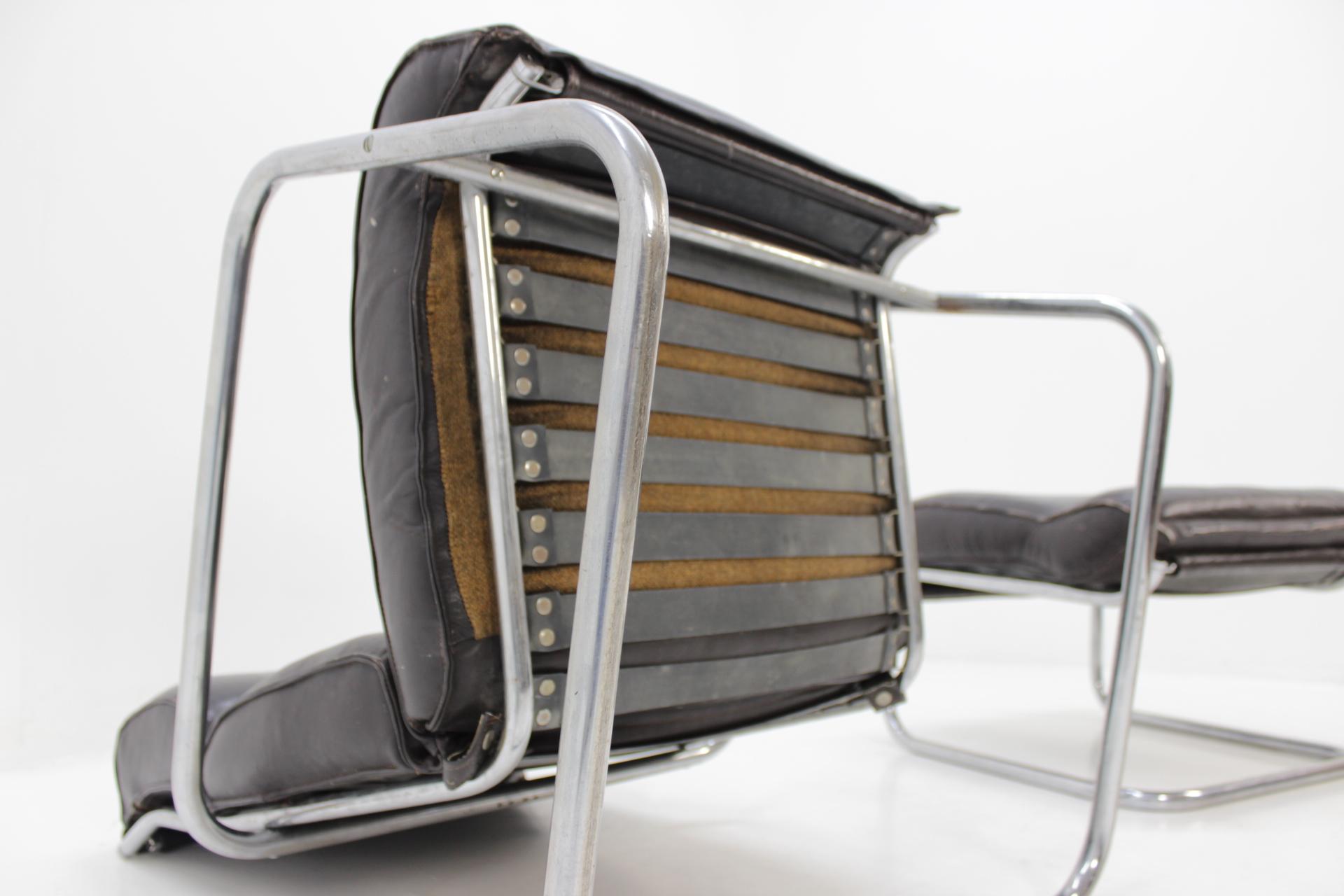 Set of chrome tubular Leather Design Lounge Chair and Footstool -1950s im Angebot 2
