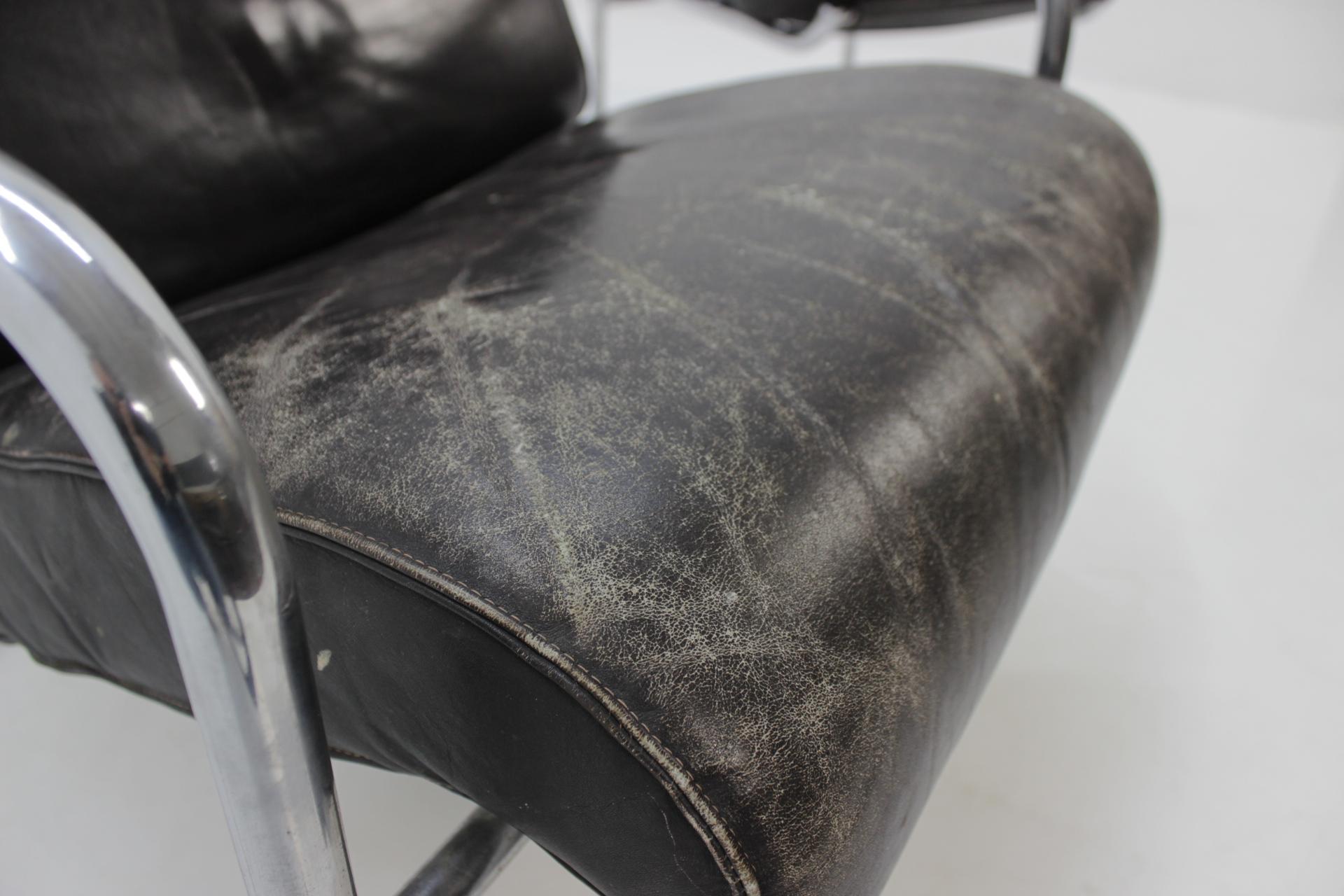 Set of chrome tubular Leather Design Lounge Chair and Footstool -1950s im Angebot 3