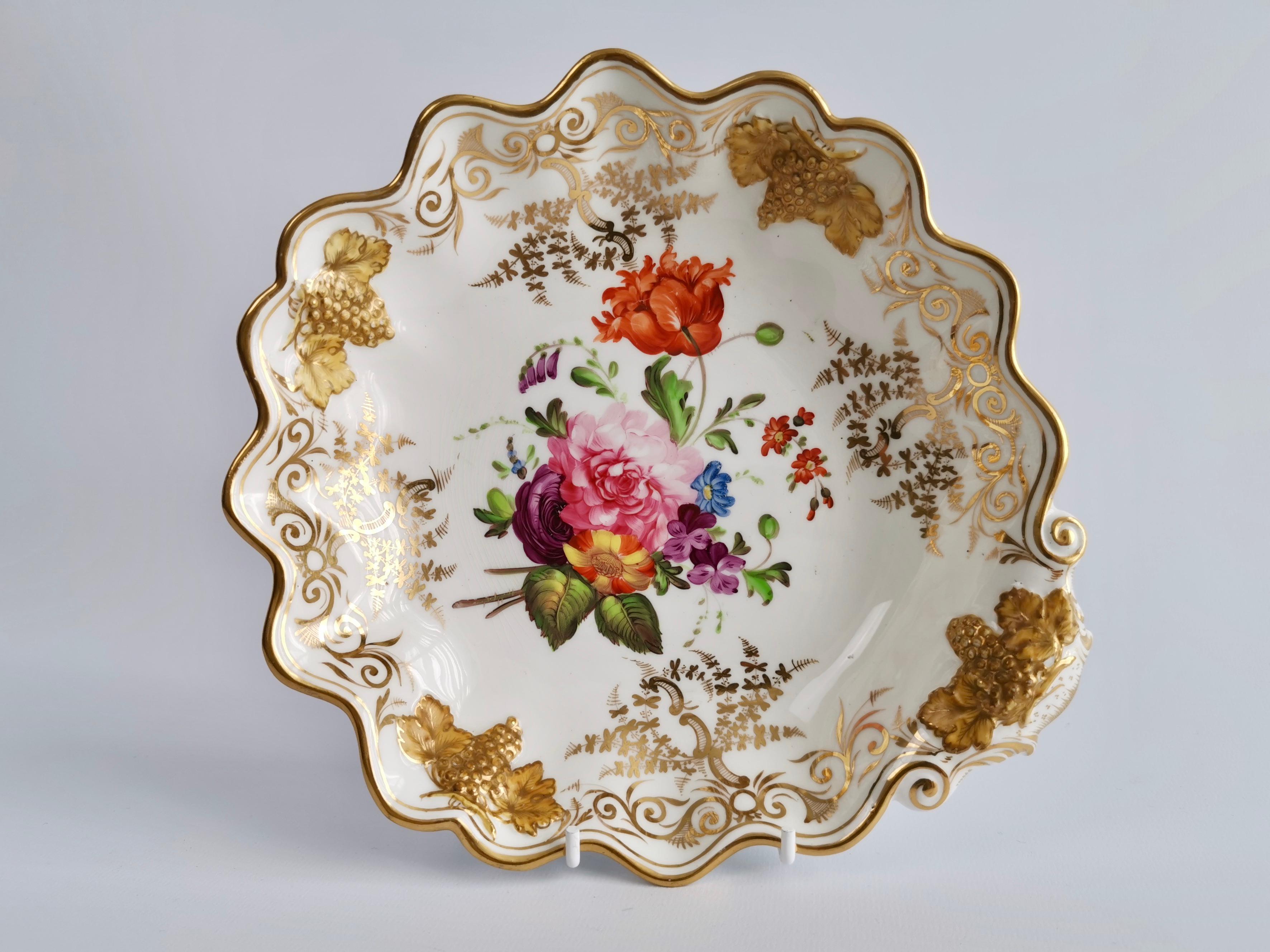 English Set of Coalport Dessert Dishes, Grape-moulded, Gilt and Flowers, circa 1820
