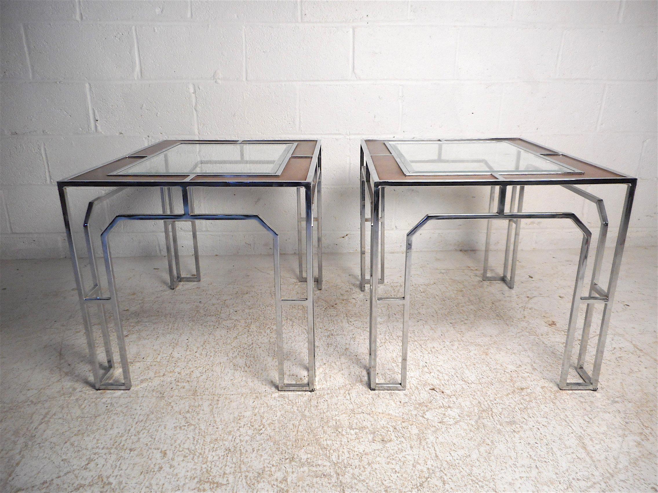 Mid-20th Century Set of Coffee and End Tables in the Style of Milo Baughman For Sale