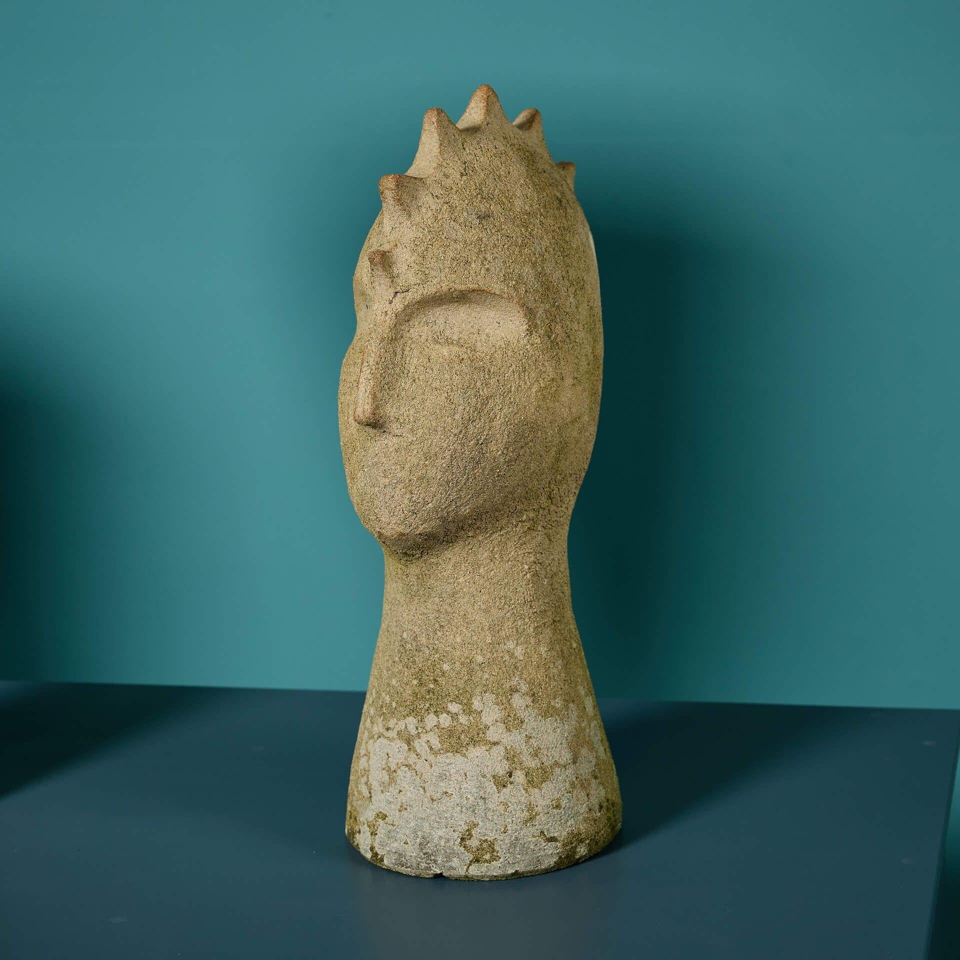 Conjunto de bustos abstractos contemporáneos de gres tallado en Bastante bueno estado para la venta en Wormelow, Herefordshire