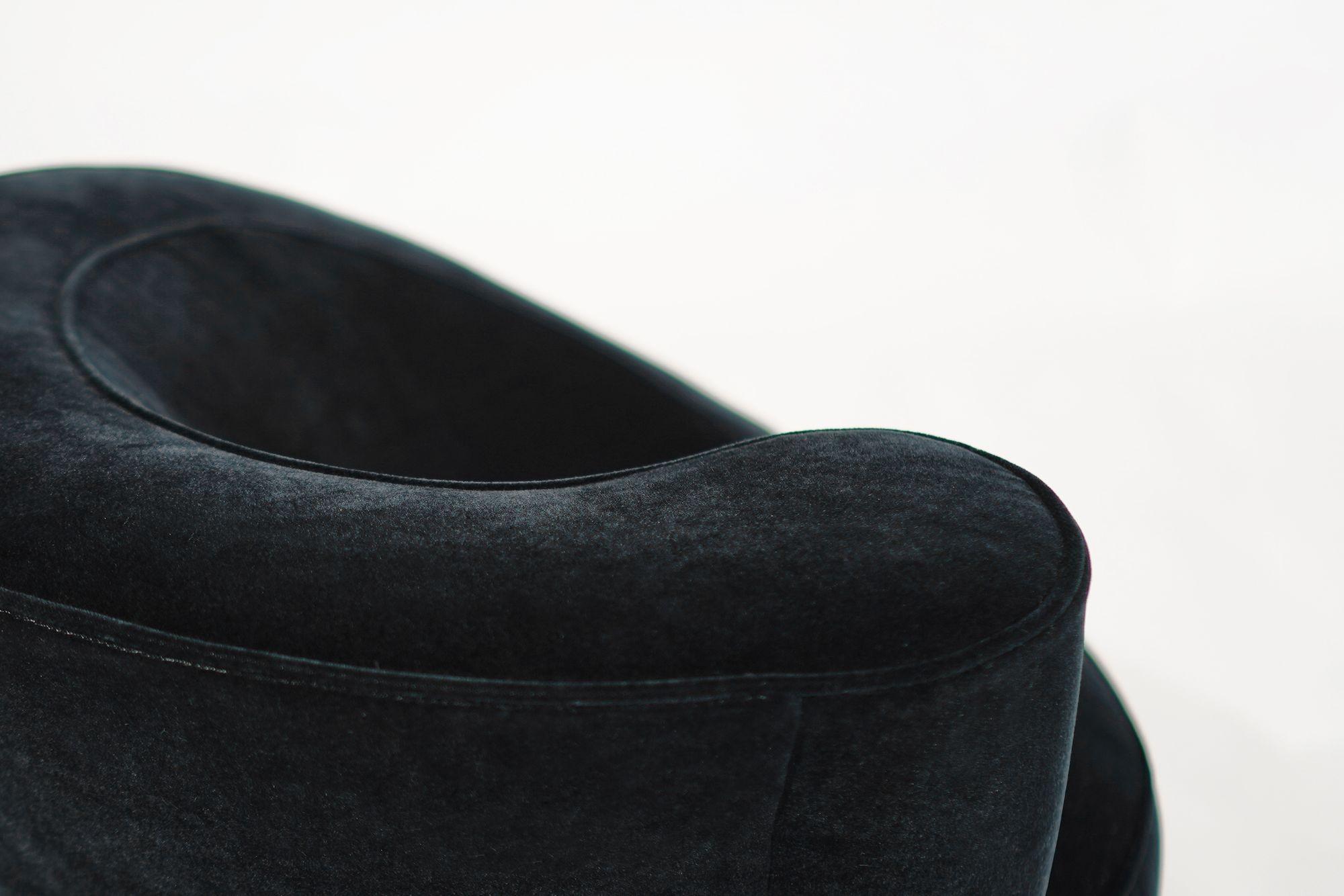 Ensemble de chaises longues pivotantes de Vladimir Kagan en mohair. C. 1970s en vente 4