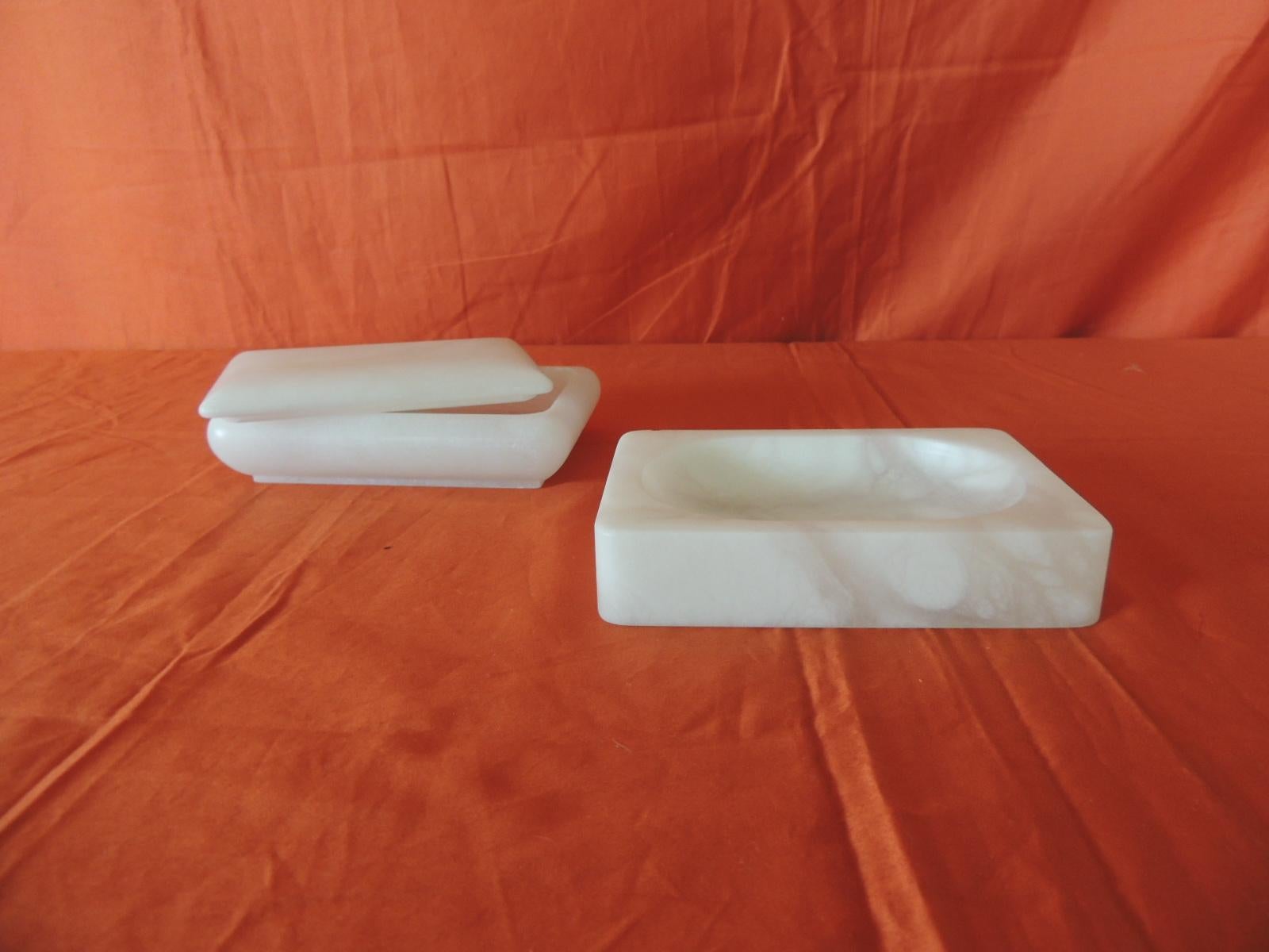 Hand-Crafted Set of Covered Box and Soap Dish Italian Alabaster Decorative Accessories