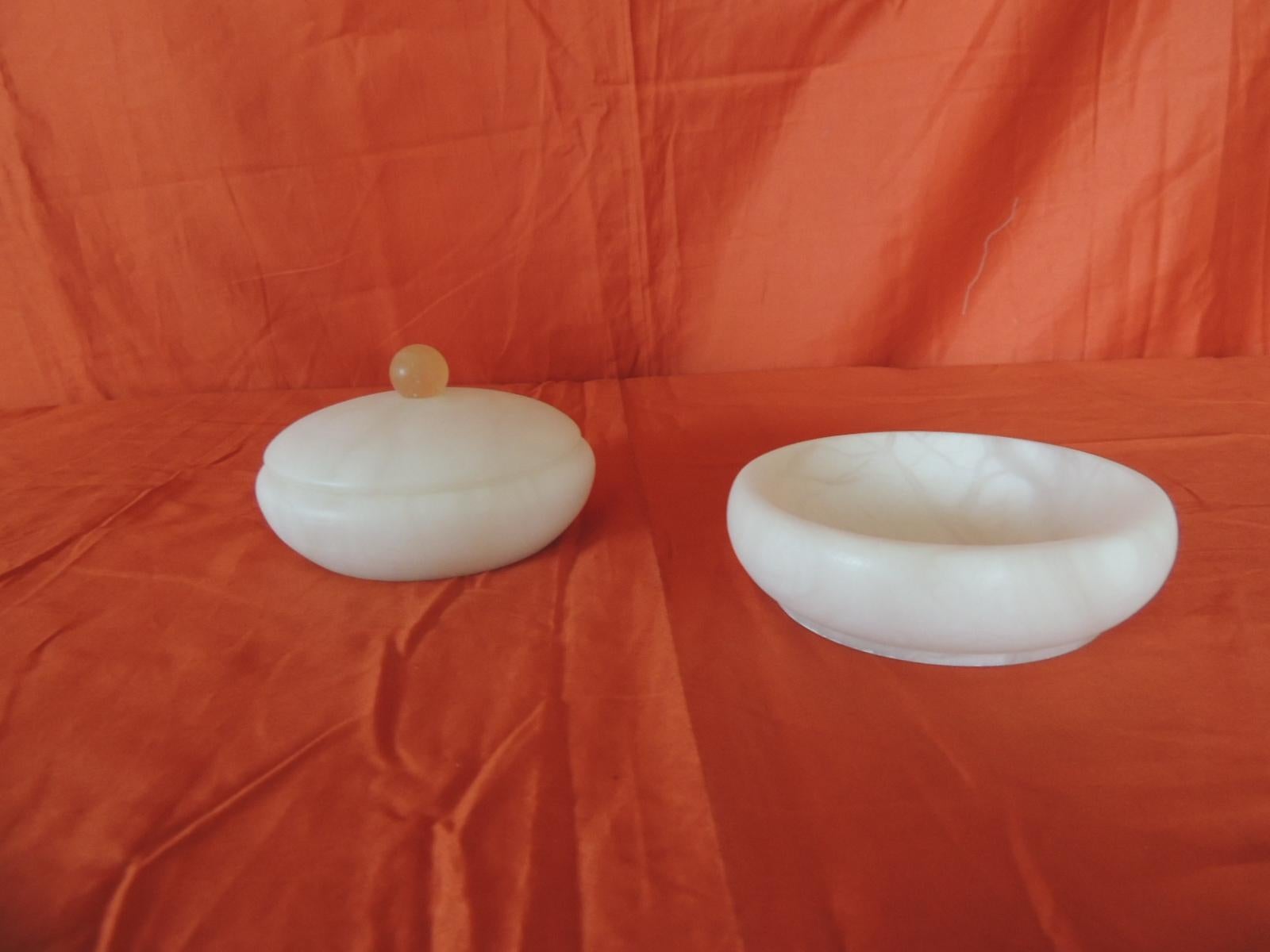 Mid-Century Modern Set of Covered Box and Round Dish Italian Alabaster Decorative Accessories