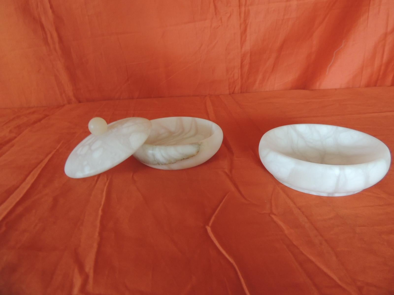 Mid-Century Modern Set of Covered Box and Round Dish Italian Alabaster Decorative Accessories