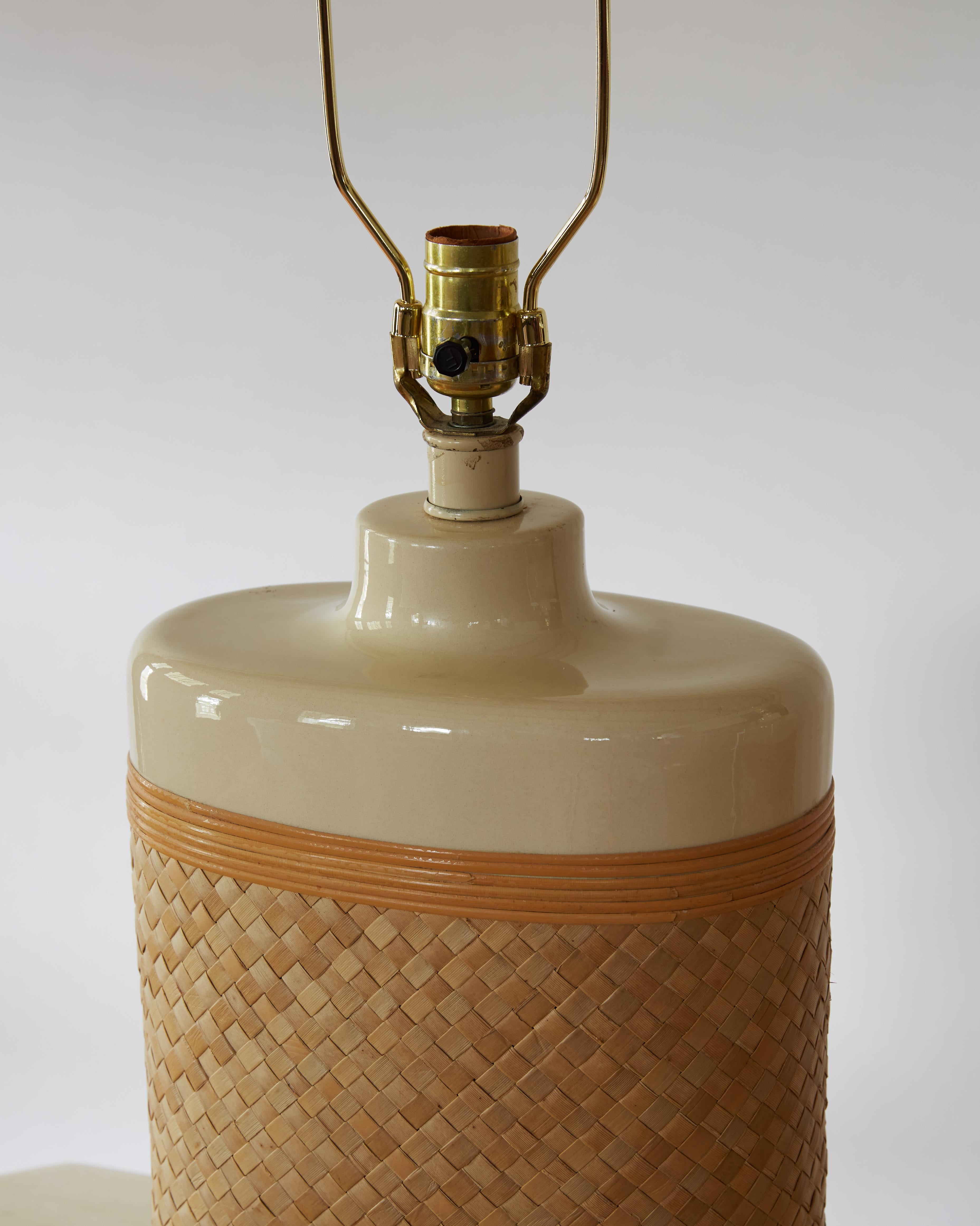 Hand-Woven Set of Cream-colored Oval Ceramic Table Lamps with Natural Raffia Detail For Sale