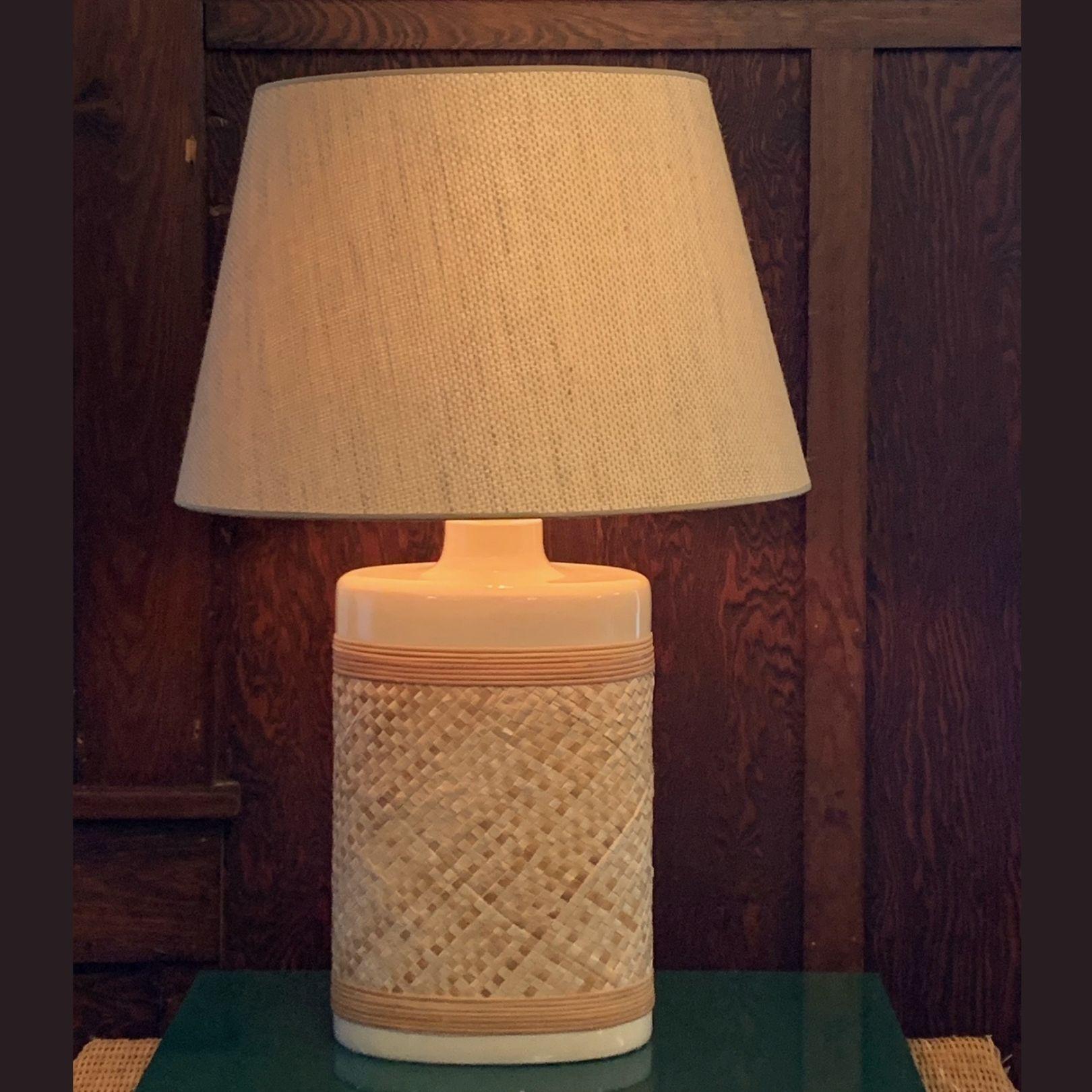 Set of Cream-colored Oval Ceramic Table Lamps with Natural Raffia Detail In Good Condition For Sale In Austin, TX