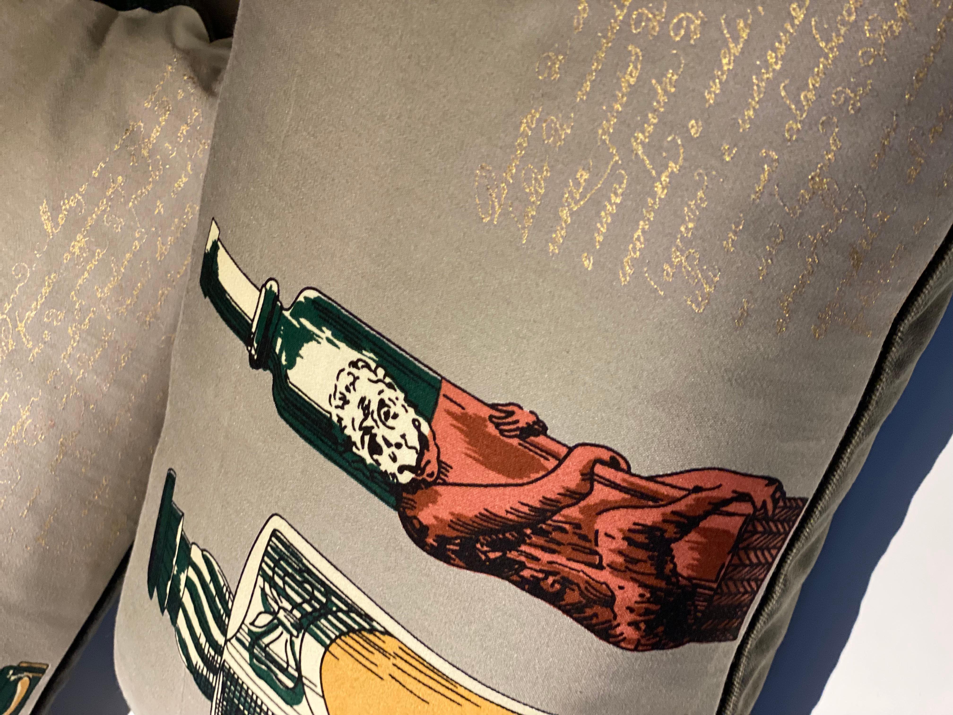 Set di cuscini, Bottiglie in grigio, Piero Fornasetti, Stile moderno di metà secolo In condizioni ottime in vendita a AMSTERDAM, NL