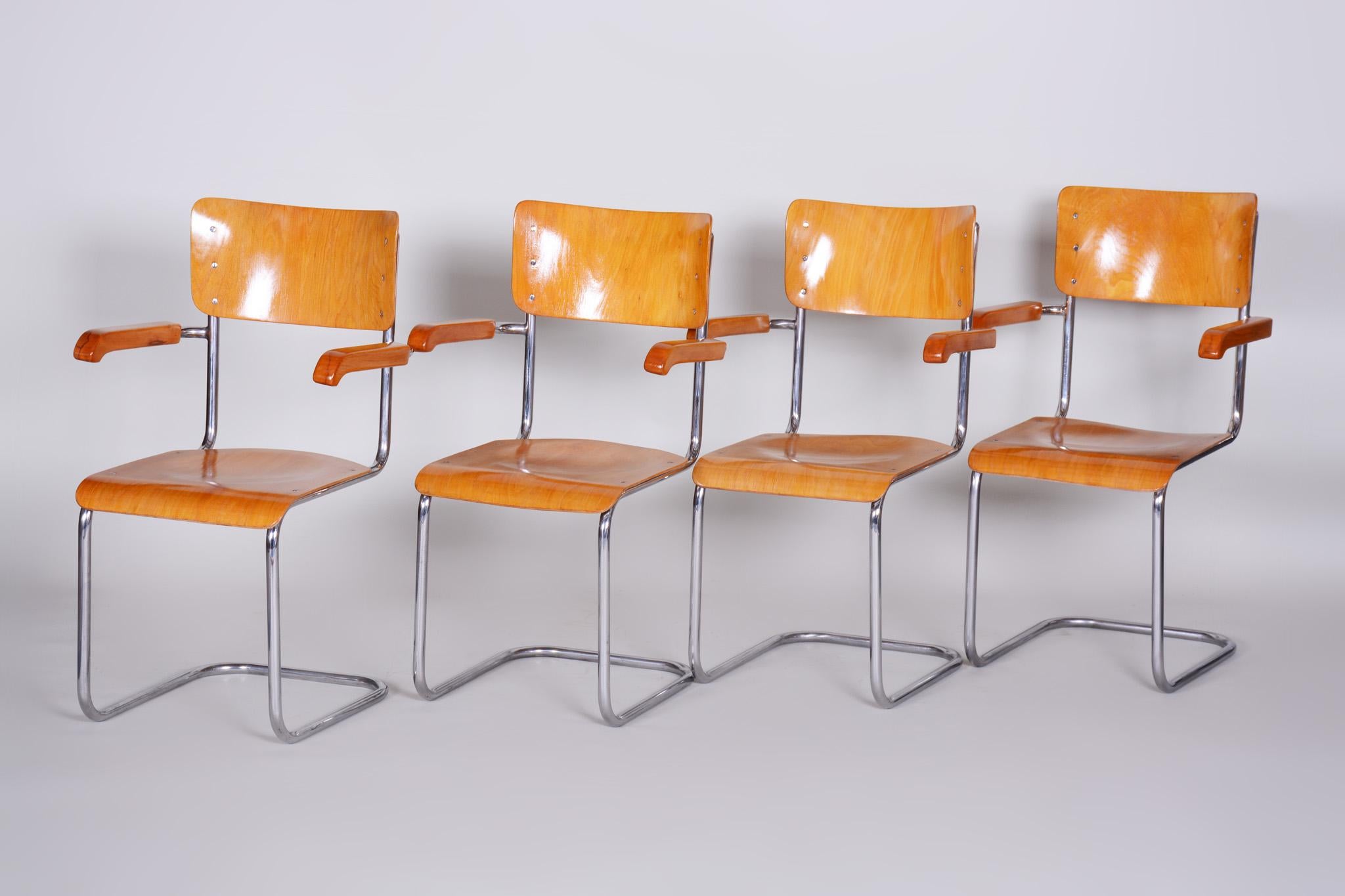 Set of Czech Beech Bauhaus Armchairs, Vichr a Spol., Four Pieces, Chrome, 1930s For Sale 2