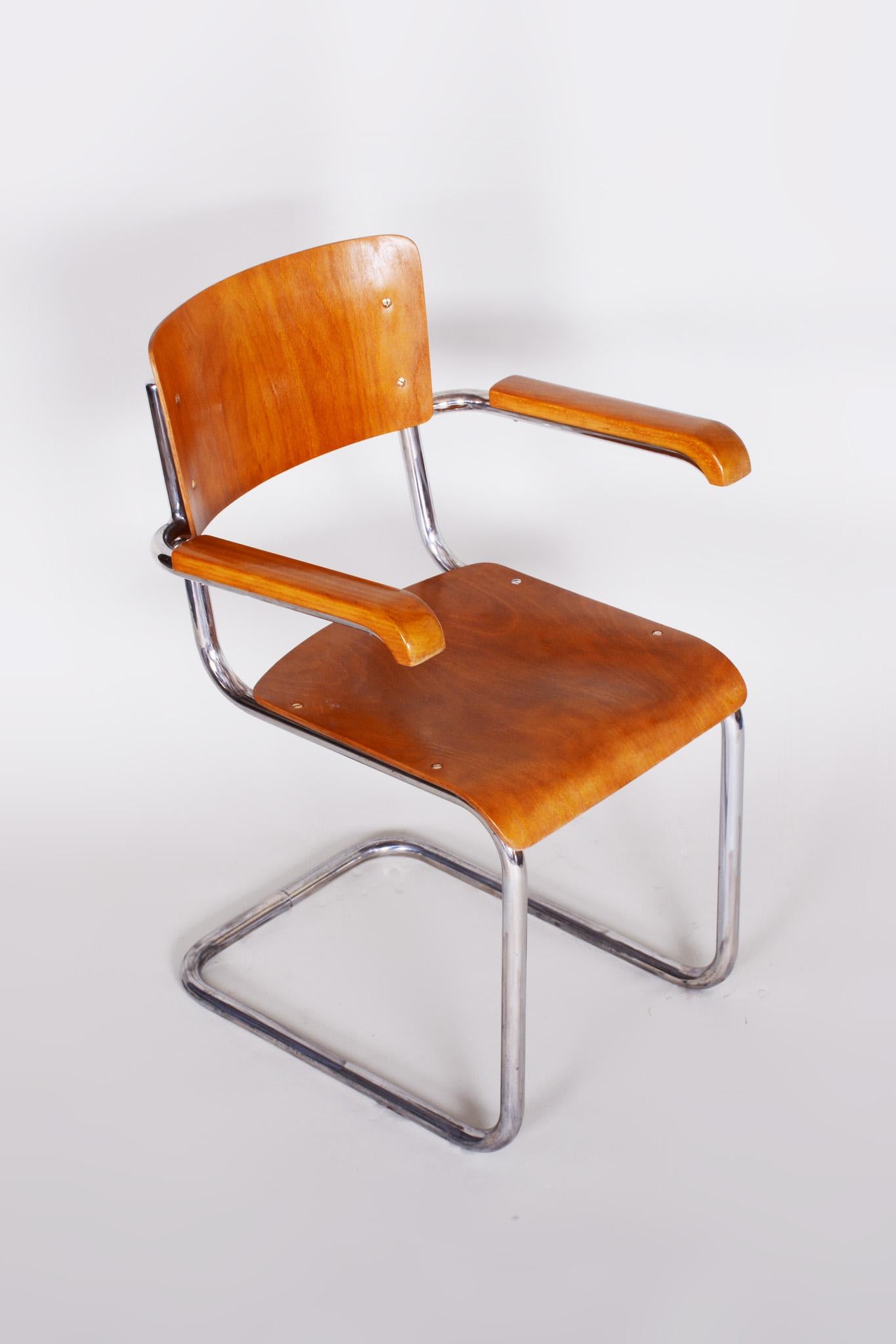 Ensemble de fauteuils Bauhaus en hêtre tchèque, Vichr a Spol., quatre Pieces, Chrome, années 1930 en vente 2