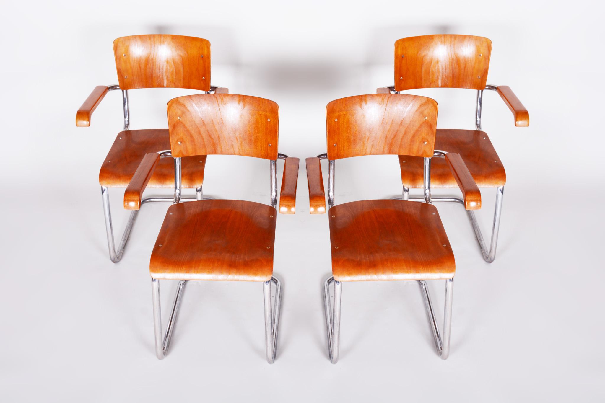 Ensemble de fauteuils Bauhaus en hêtre tchèque, Vichr a Spol., quatre Pieces, Chrome, années 1930 en vente 3