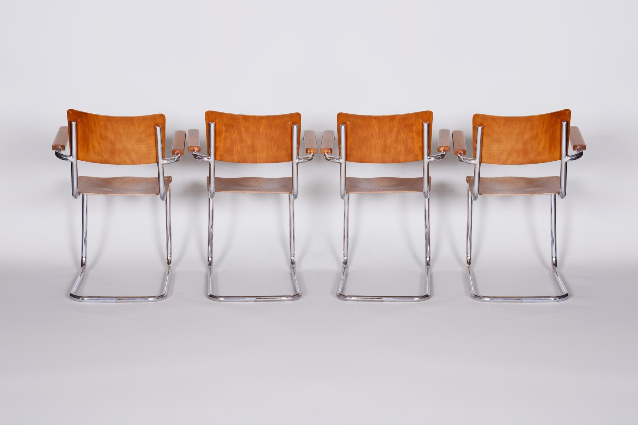 Ensemble de fauteuils Bauhaus en hêtre tchèque, Vichr a Spol., quatre Pieces, Chrome, années 1930 en vente 4