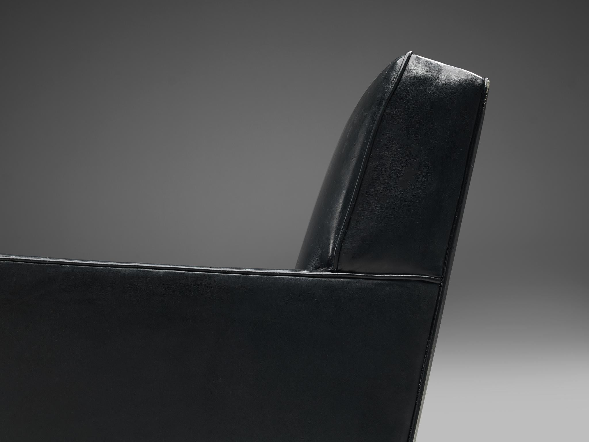 Danish Pair of Lounge Chairs in Black Leather  For Sale 1