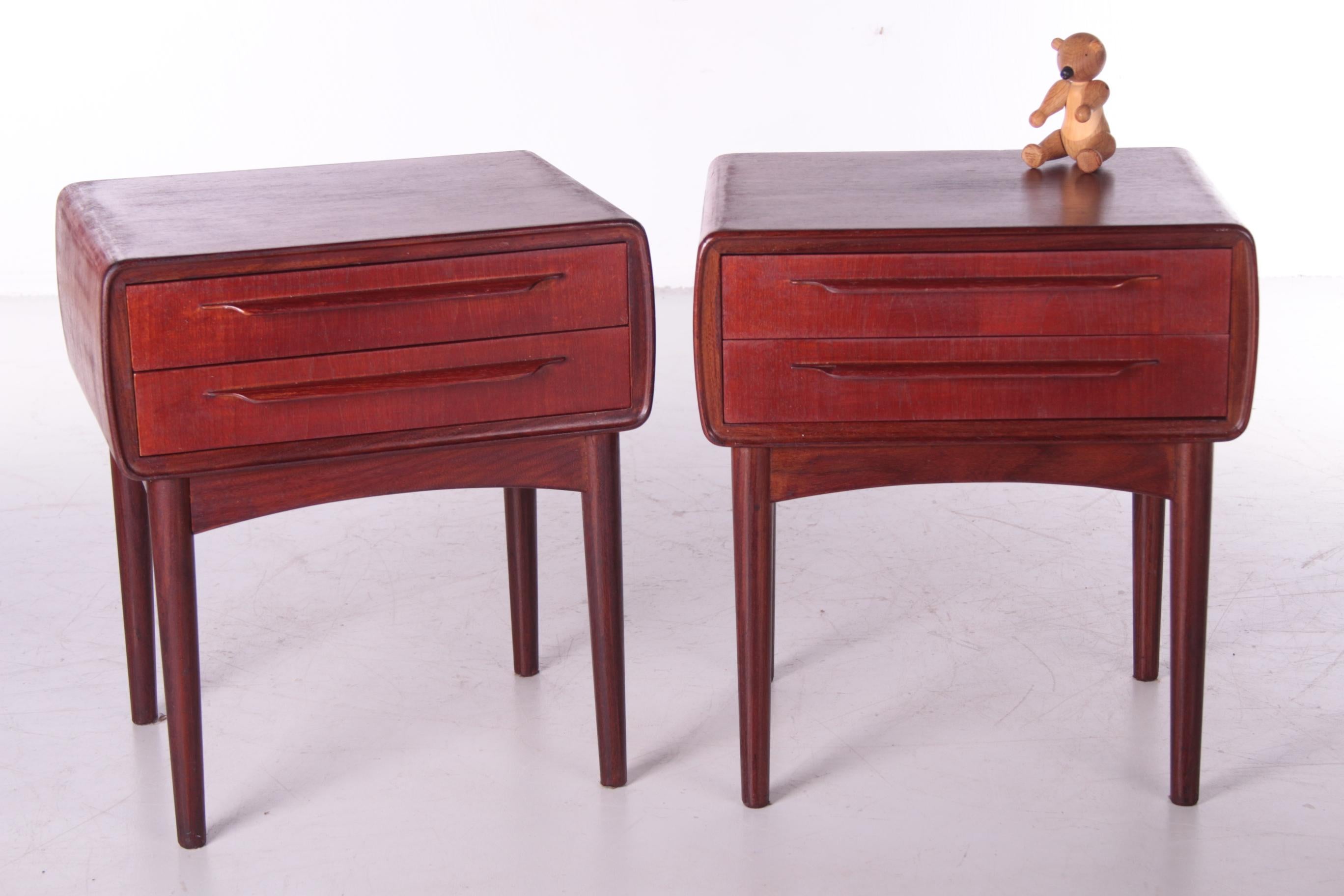 Set of Danish design bedside tables designed by Johannes Andersen by c.f.Silkeborg, 1960

A very nice original pair like these sought after little round bedside tables, they have a great original patina, look beautiful!

Two beautiful, highly