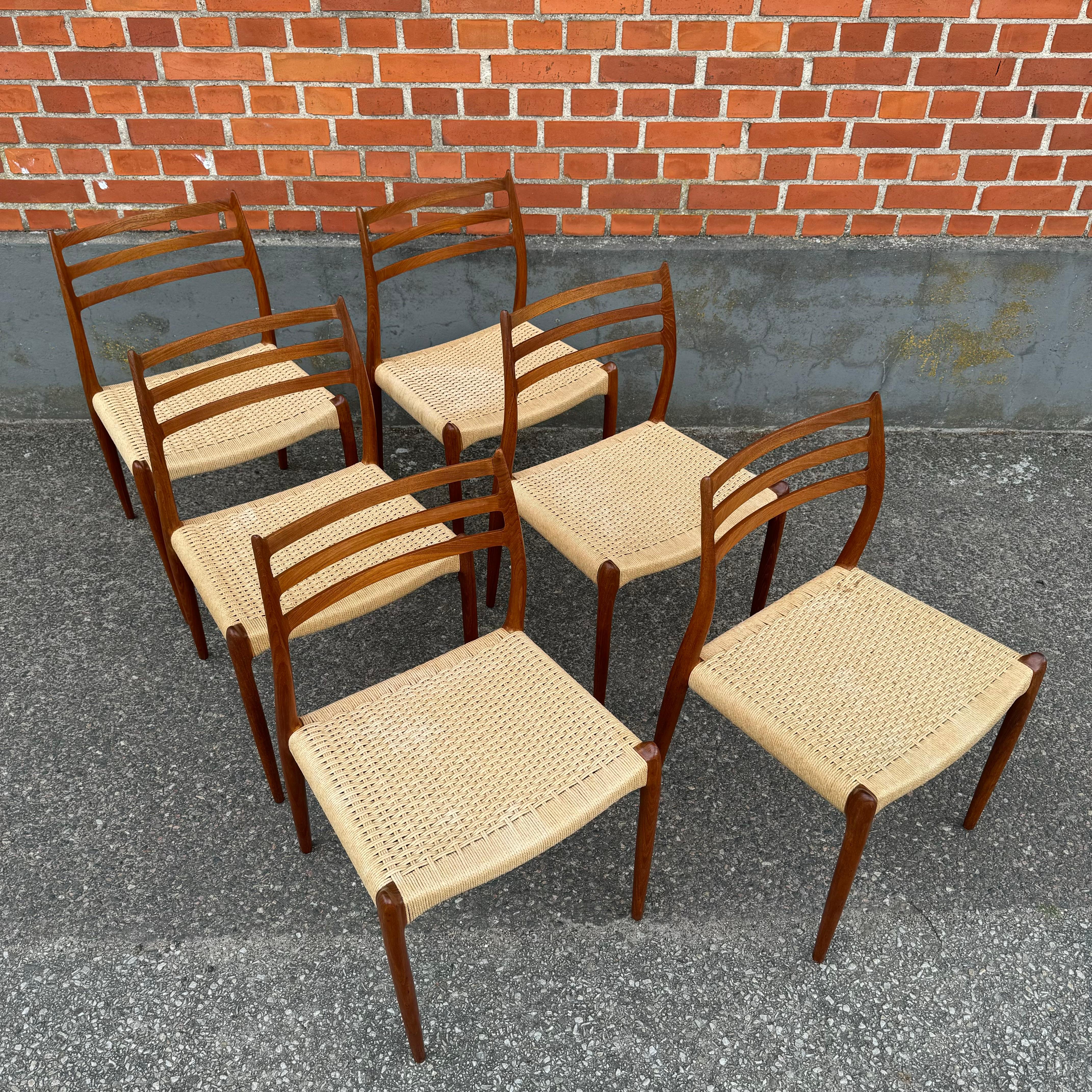 Teak Set di 6 sedie da pranzo danesi di Niels Otto Møller in vendita