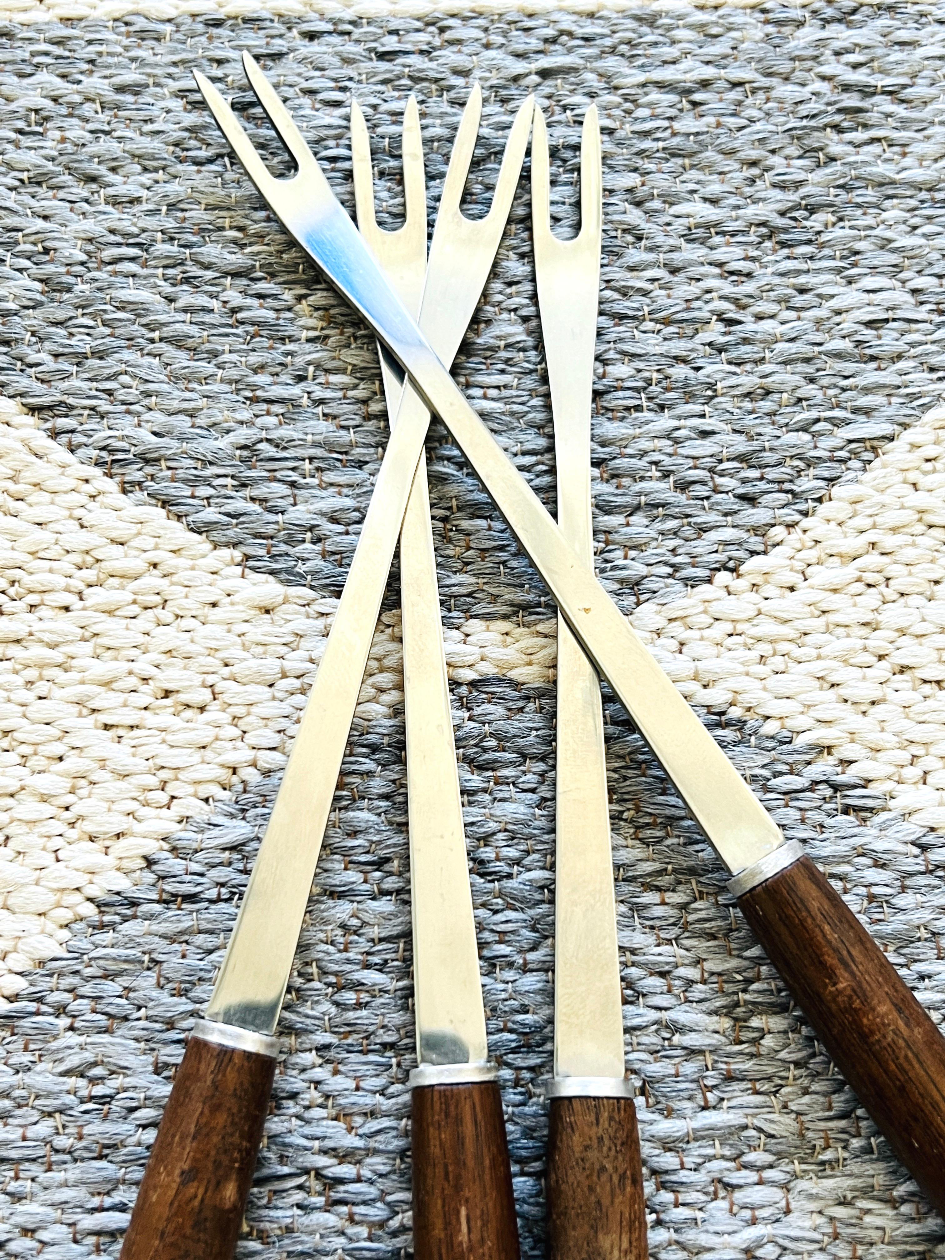 Set di forchette da fonduta moderne danesi con manici in Wood Wood, anni '60 ca. in vendita 4
