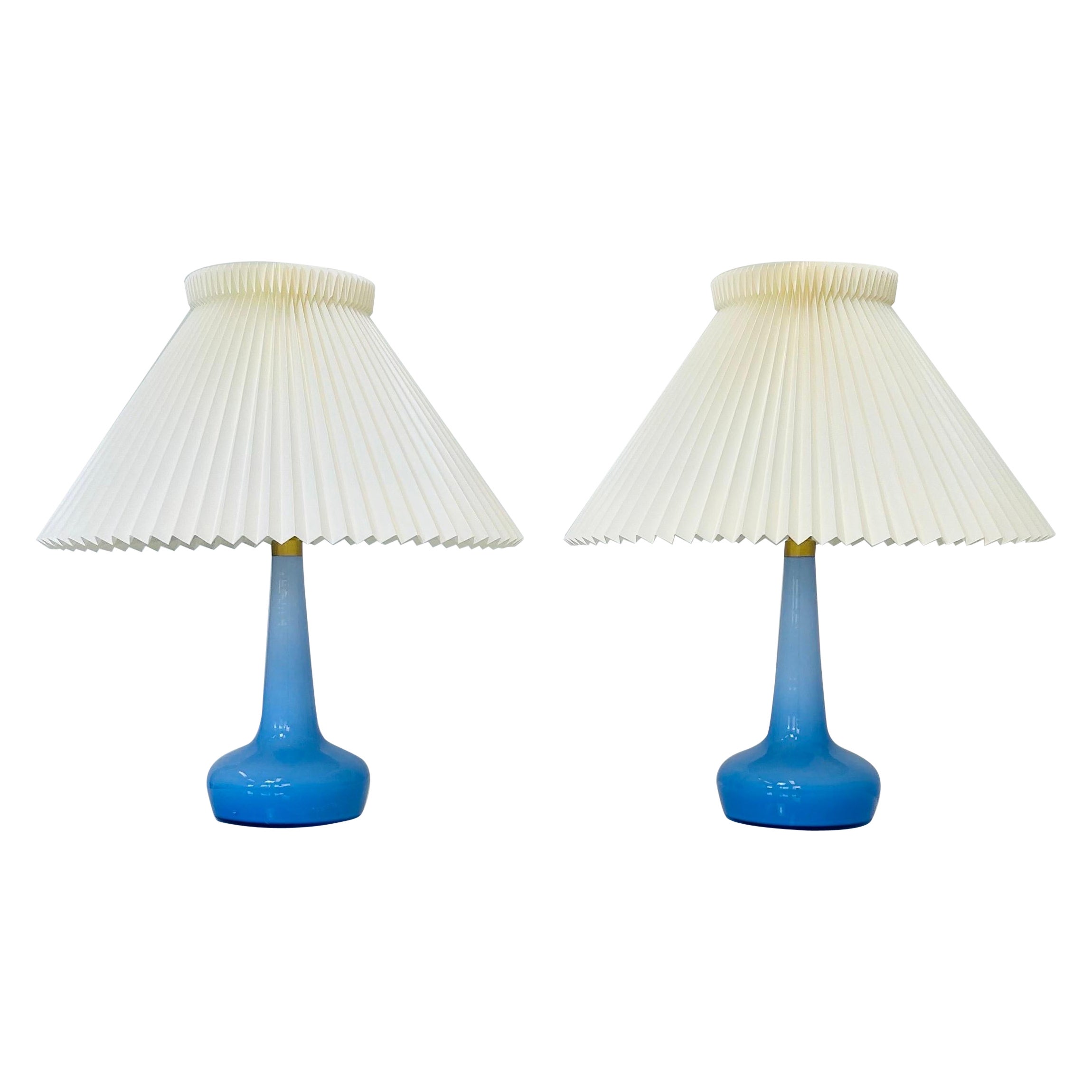 Conjunto de lámparas de sobremesa danesas modernas de cristal Le Klint Dinamarca