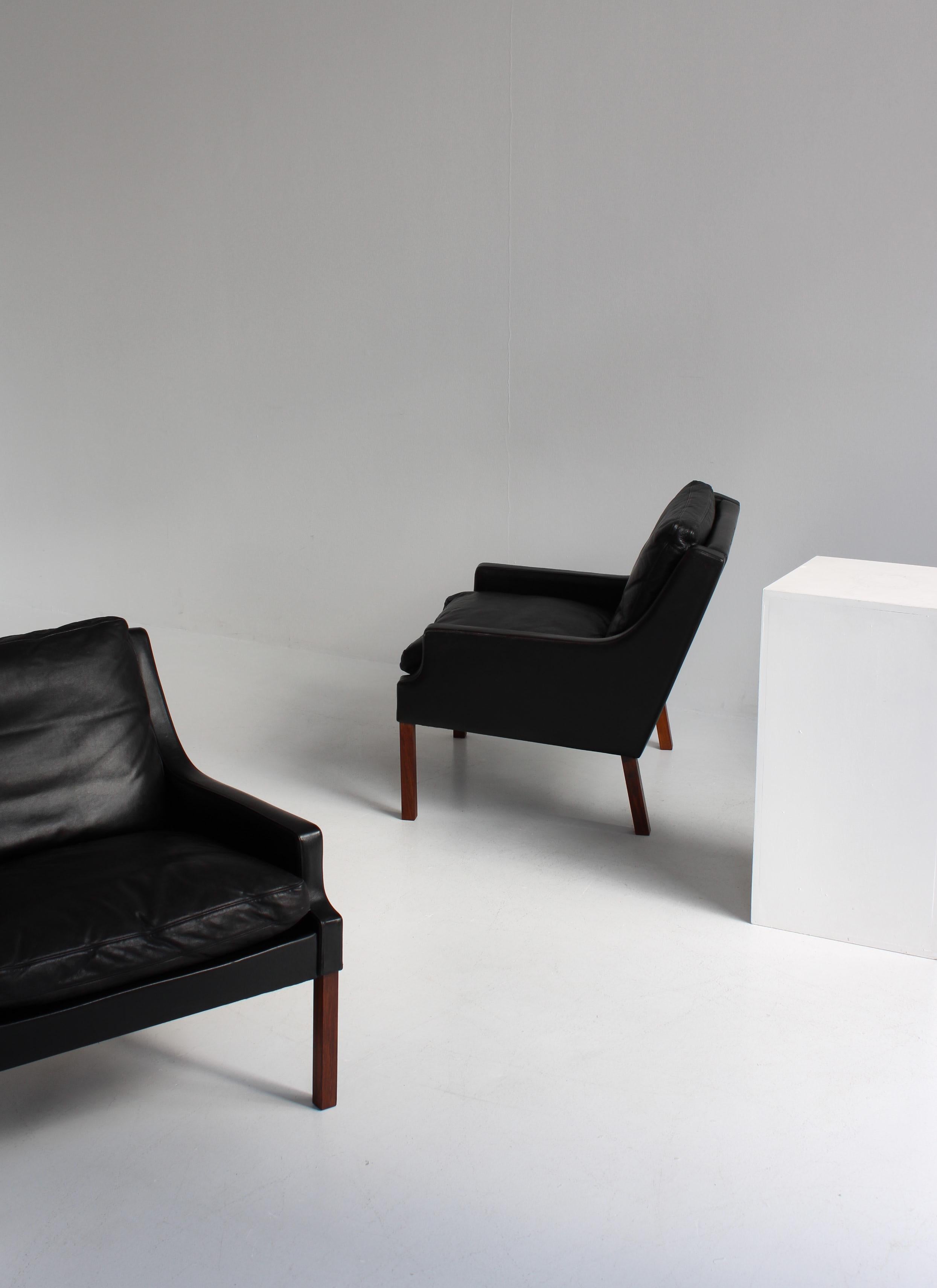 Set of Danish Modern Lounge Chairs in Black Leather by Rud Thygesen, 1966 In Good Condition In Odense, DK