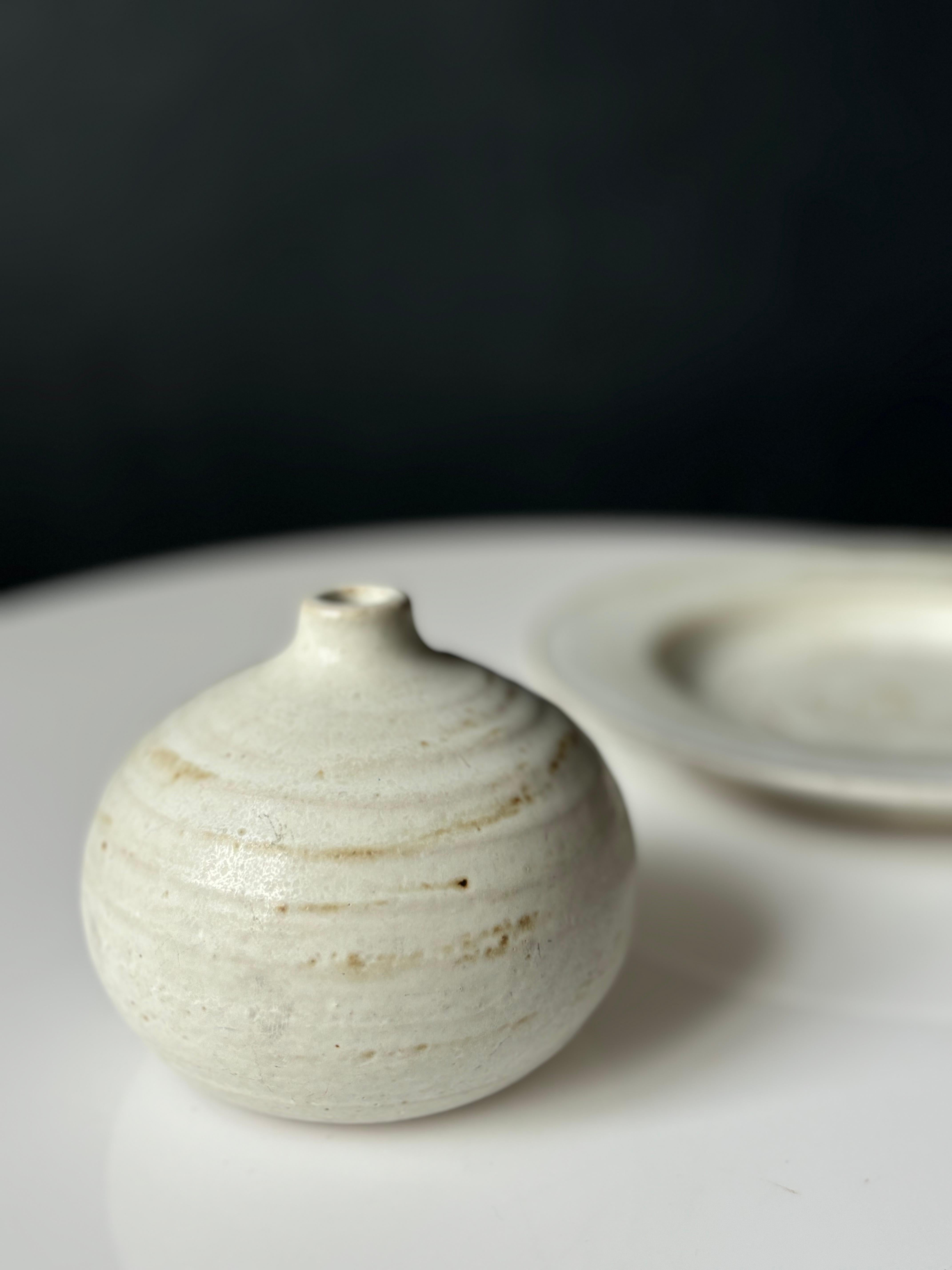 Danese Set di vasi e piatti danesi in ceramica bianca, anni '70 in vendita