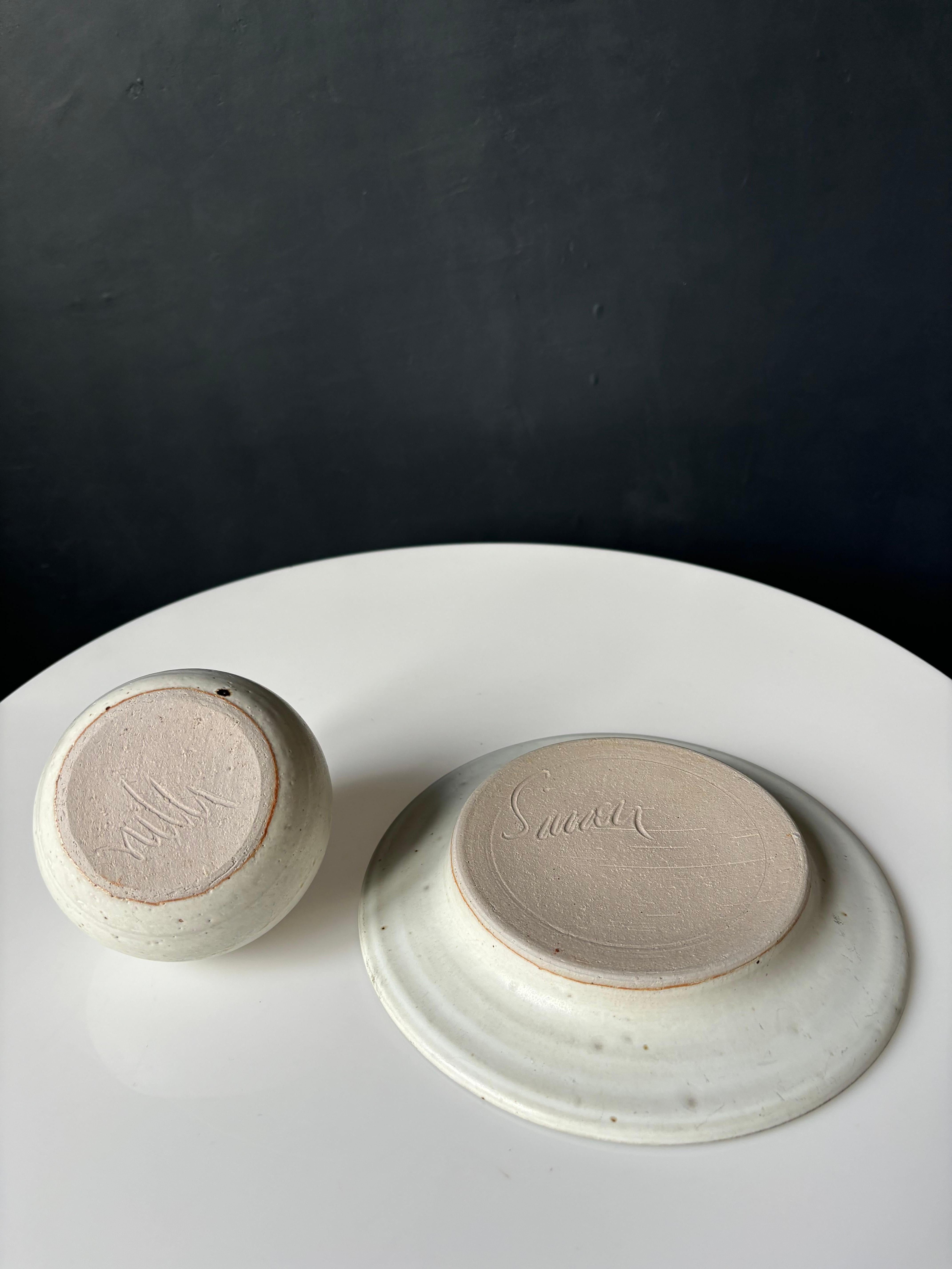 XX secolo Set di vasi e piatti danesi in ceramica bianca, anni '70 in vendita