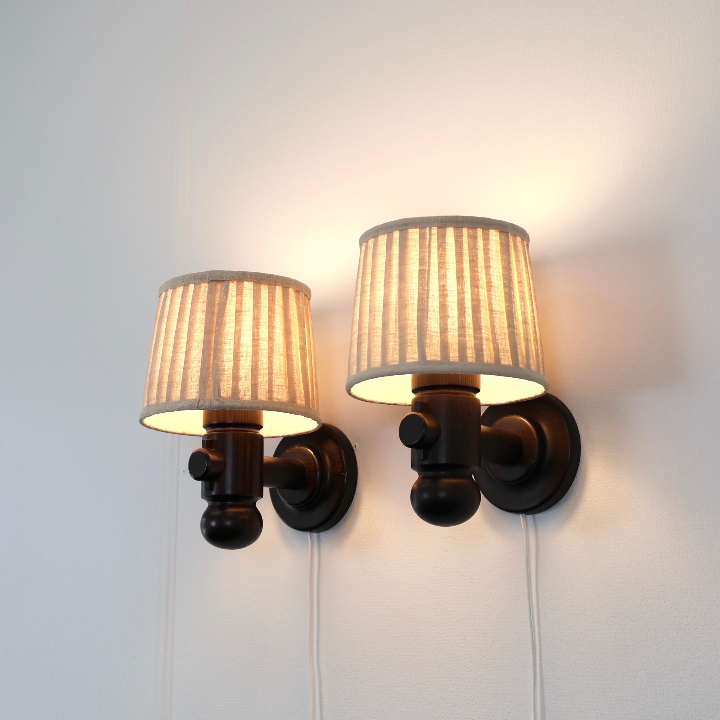 Scandinavo moderno Set di lampade da parete colorate scure di Jan Wickelgren per Aneta, Svezia, anni '70 in vendita