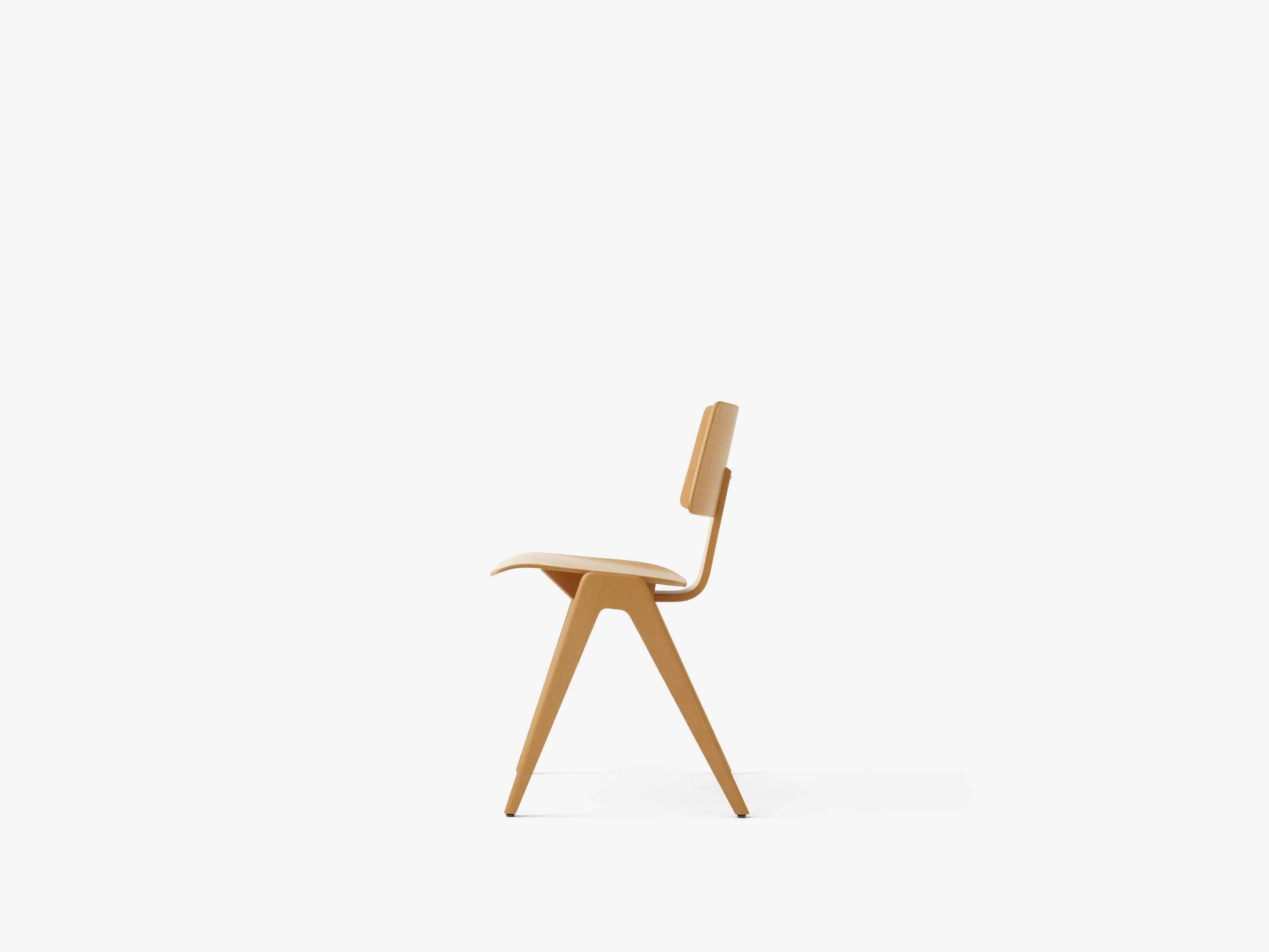 Set of Daystak Table and Chair - Beech - by Robin Day for &Tradition For Sale 3