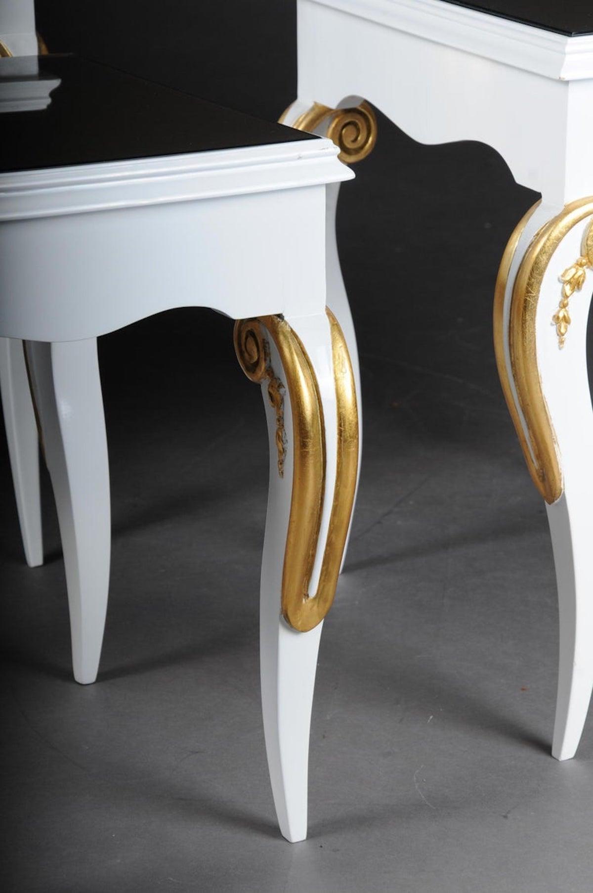 Ensemble de 4 tables d'appoint de style Empire en vente 1