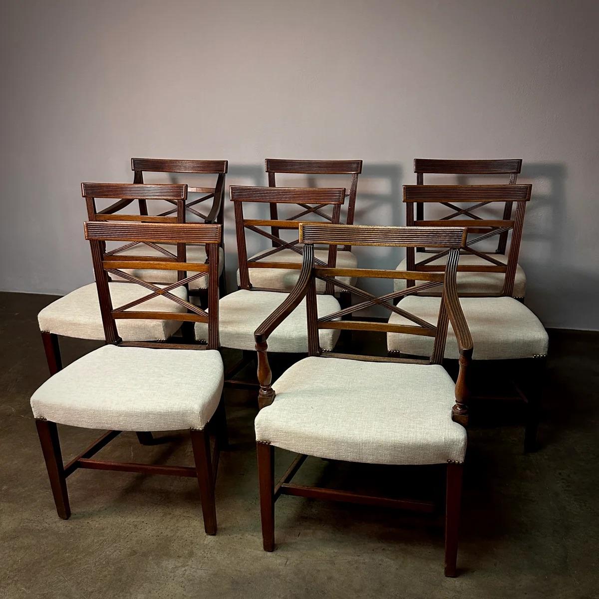 Acajou Ensemble de chaises de salle à manger en vente