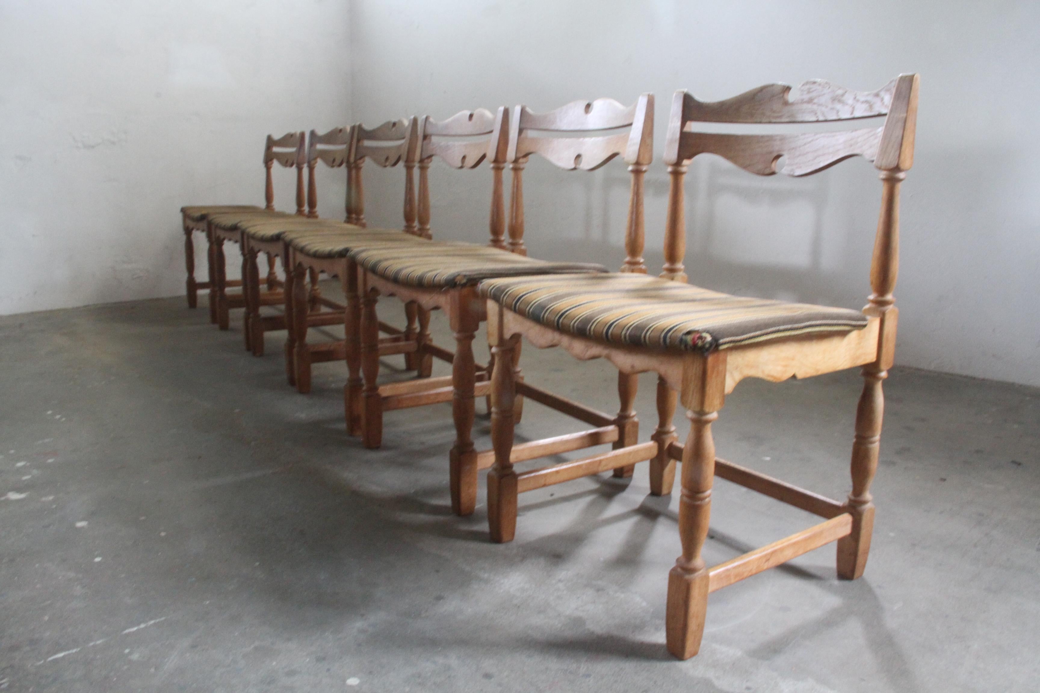 Ensemble de chaises de salle à manger à la manière de Henning Kjærnulf en vente 4