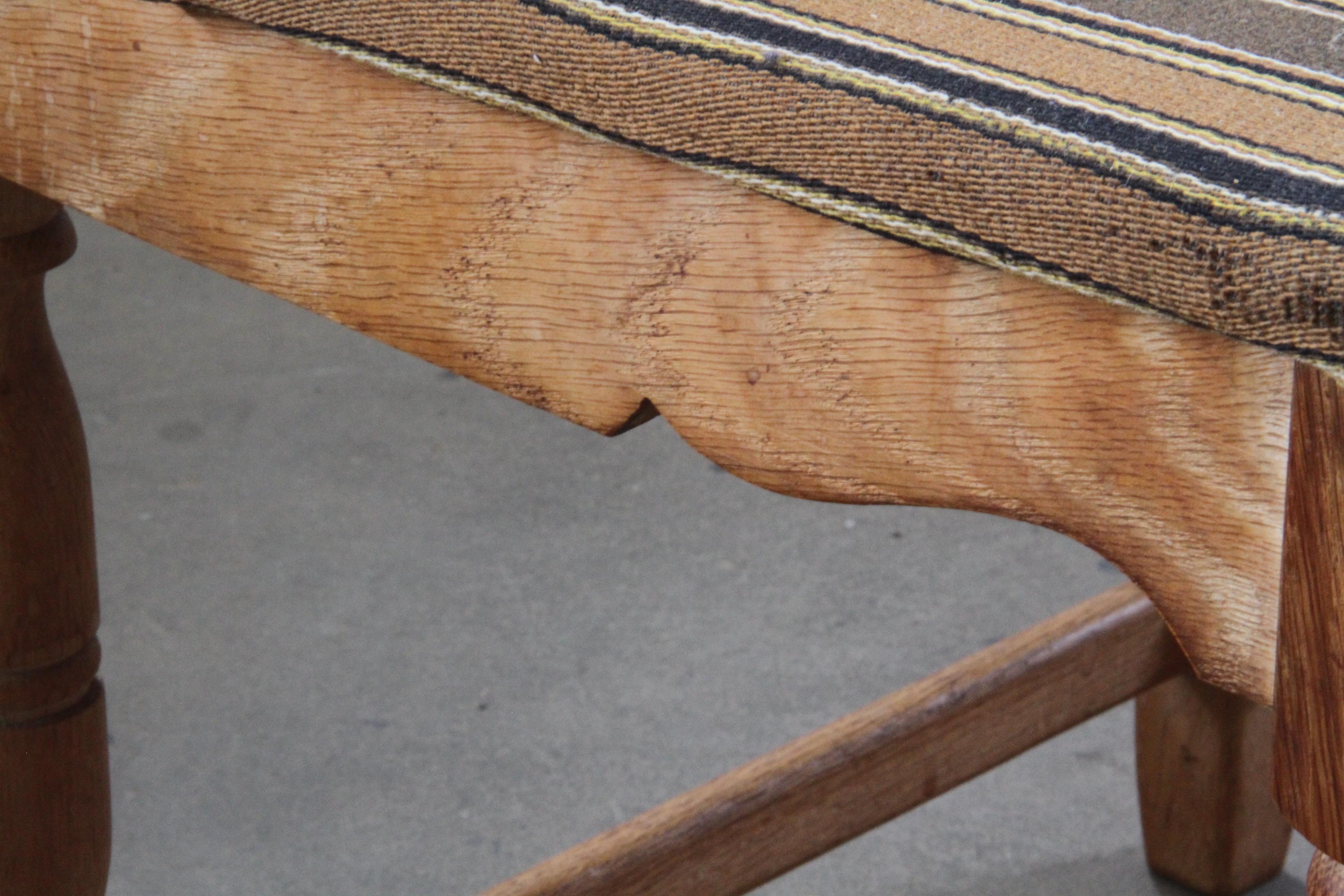 Ensemble de chaises de salle à manger à la manière de Henning Kjærnulf en vente 2